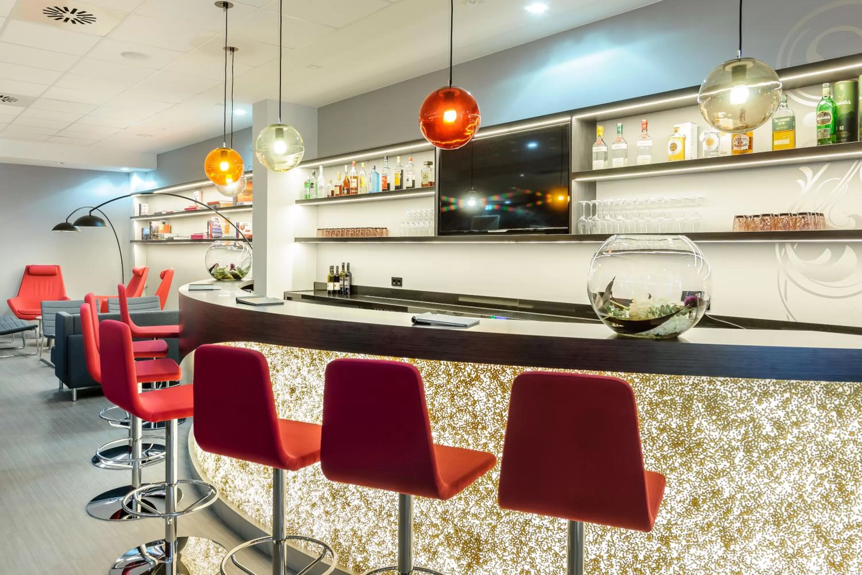 Lounge or bar in Mercure Hotel Düsseldorf Zentrum