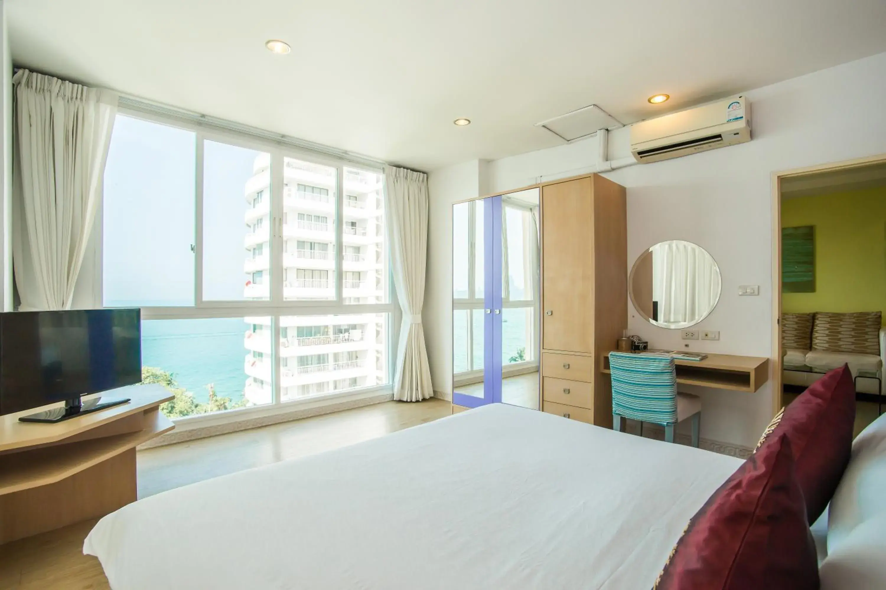 Bedroom, TV/Entertainment Center in Best Bella Pattaya