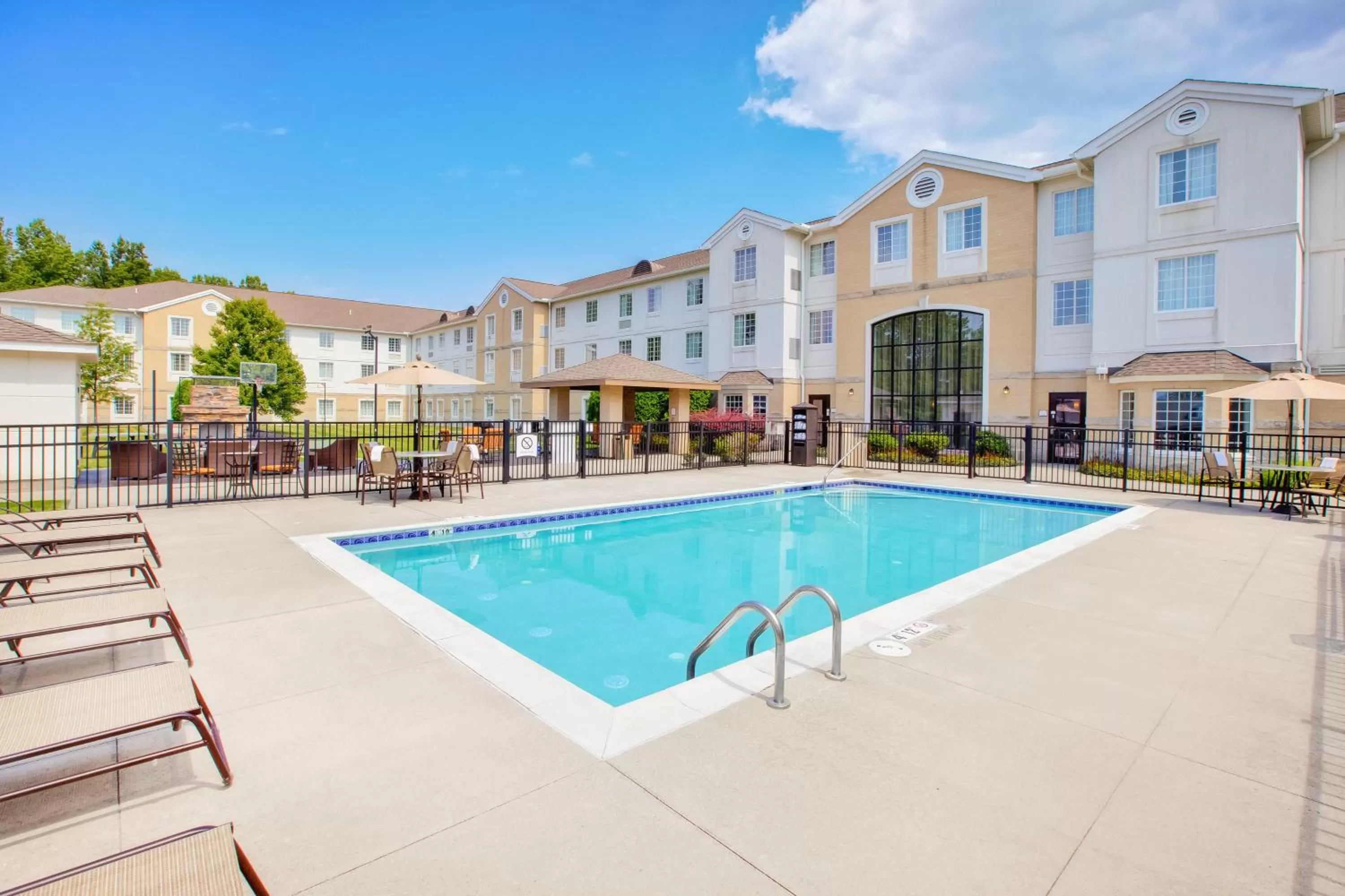 Swimming pool in Staybridge Suites Cleveland Mayfield Heights Beachwood by IHG
