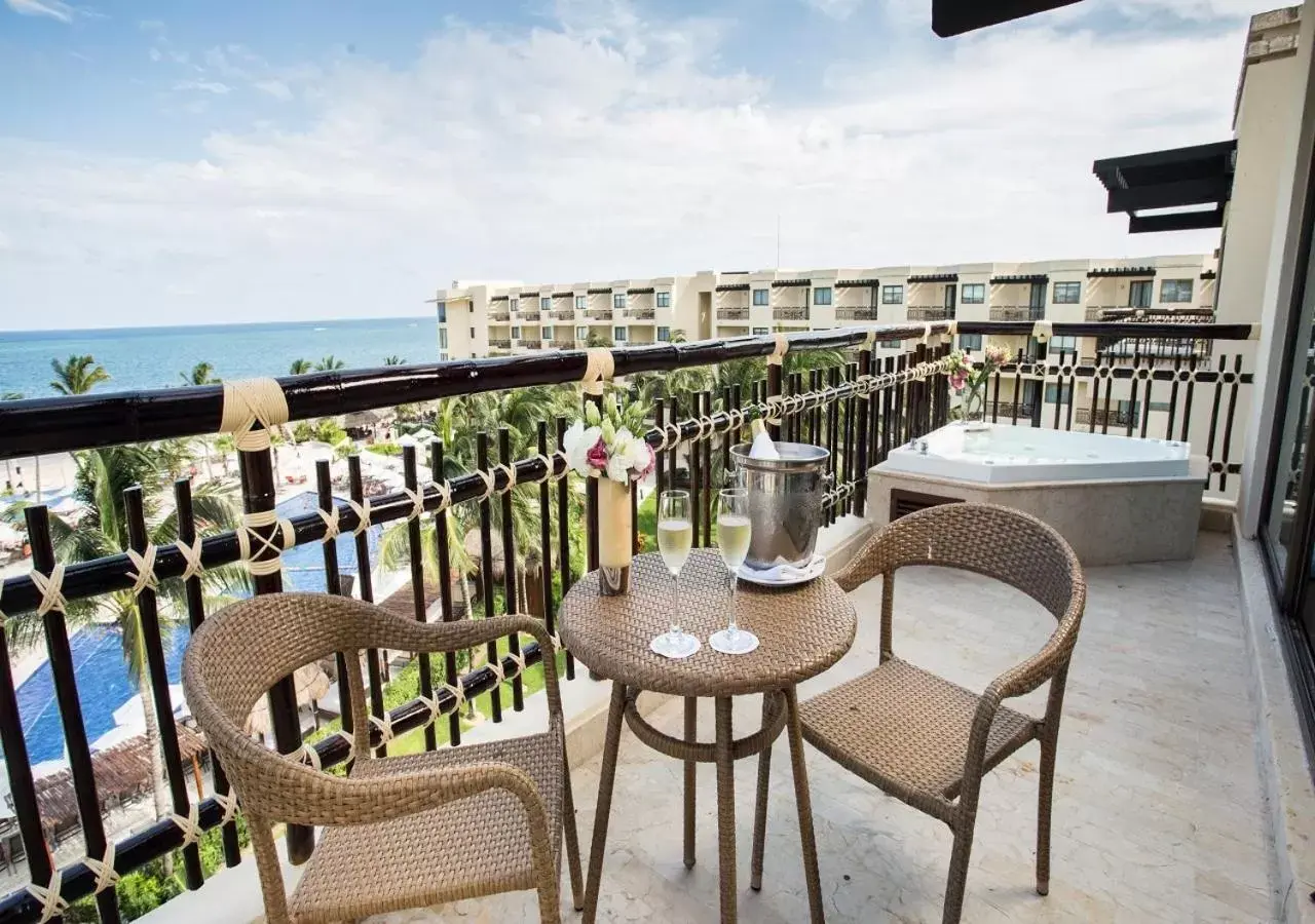 Patio, Balcony/Terrace in Dreams Riviera Cancun Resort & Spa - All Inclusive