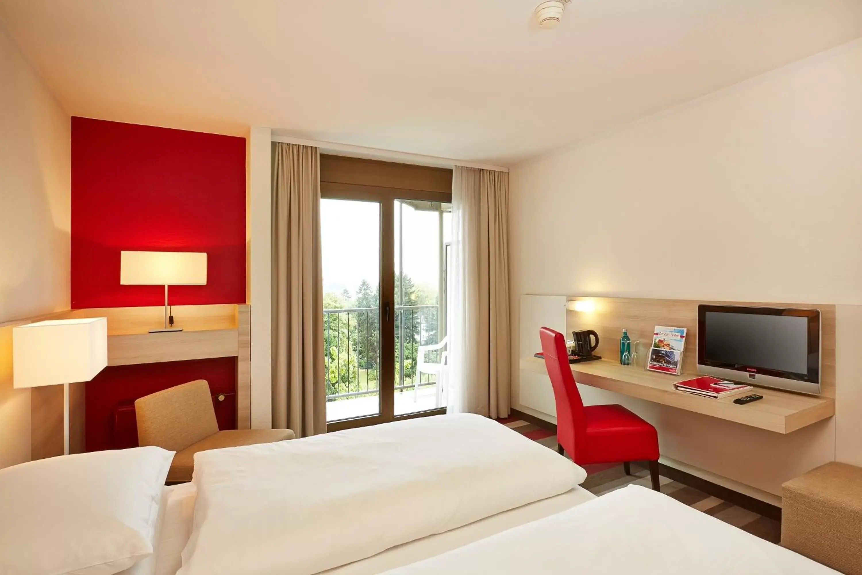 Bedroom, Bed in H+ Hotel Bad Soden Bedroom, Bed in H+ Hotel Bad Soden