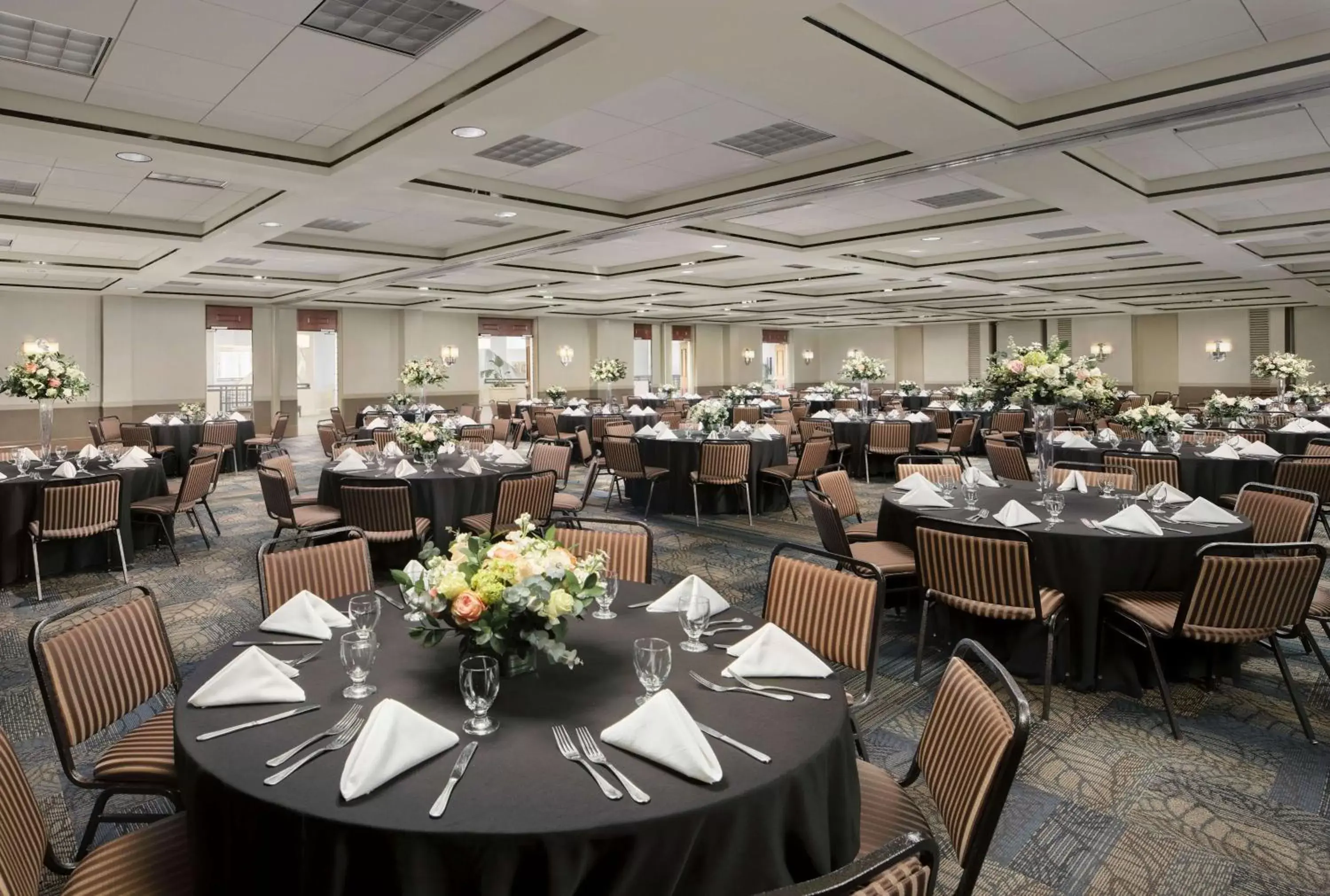 Meeting/conference room, Restaurant/Places to Eat in Hilton Myrtle Beach Resort