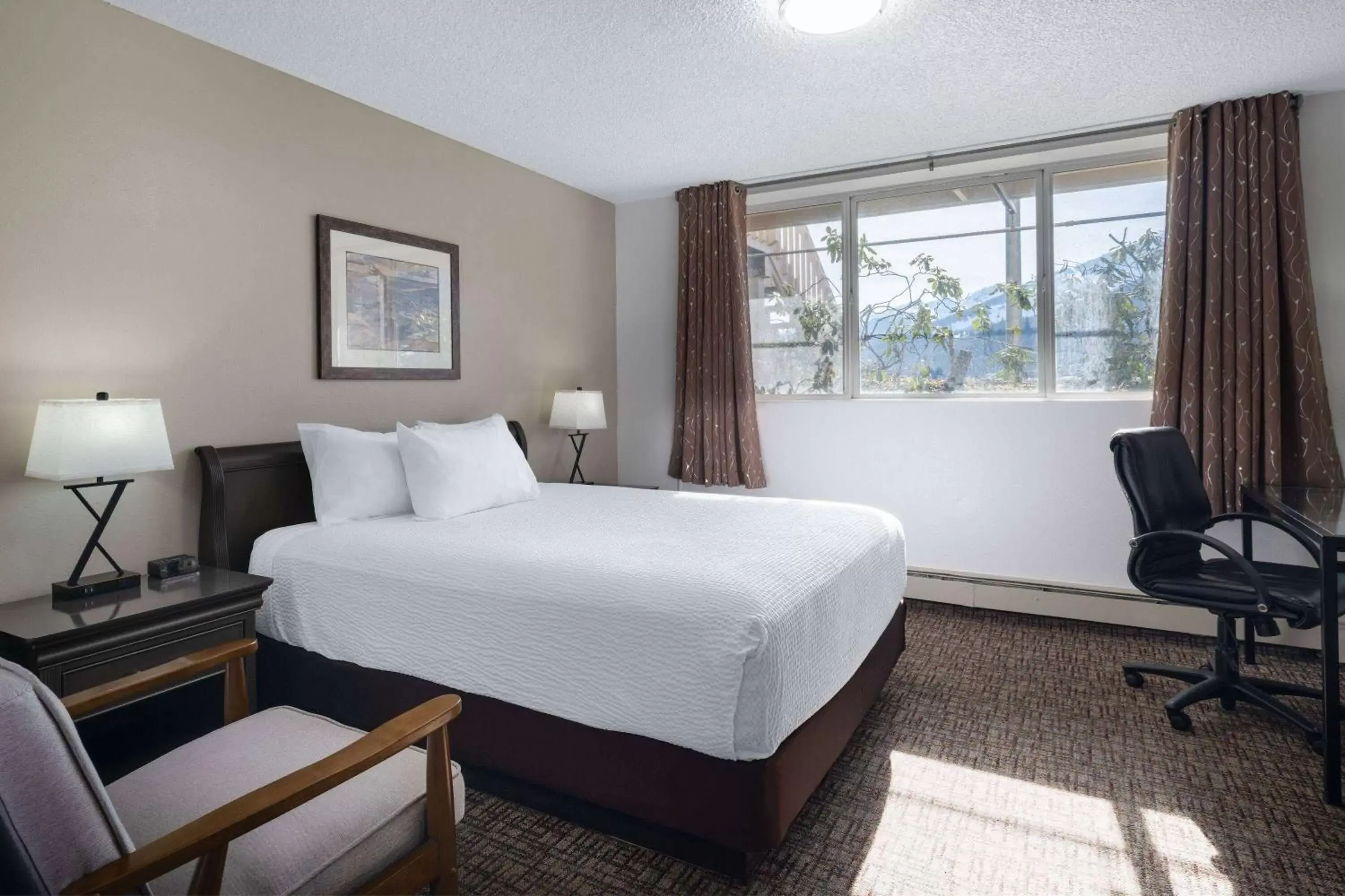 Photo of the whole room, Bed in Ramada by Wyndham Juneau Photo of the whole room, Bed in Ramada by Wyndham Juneau