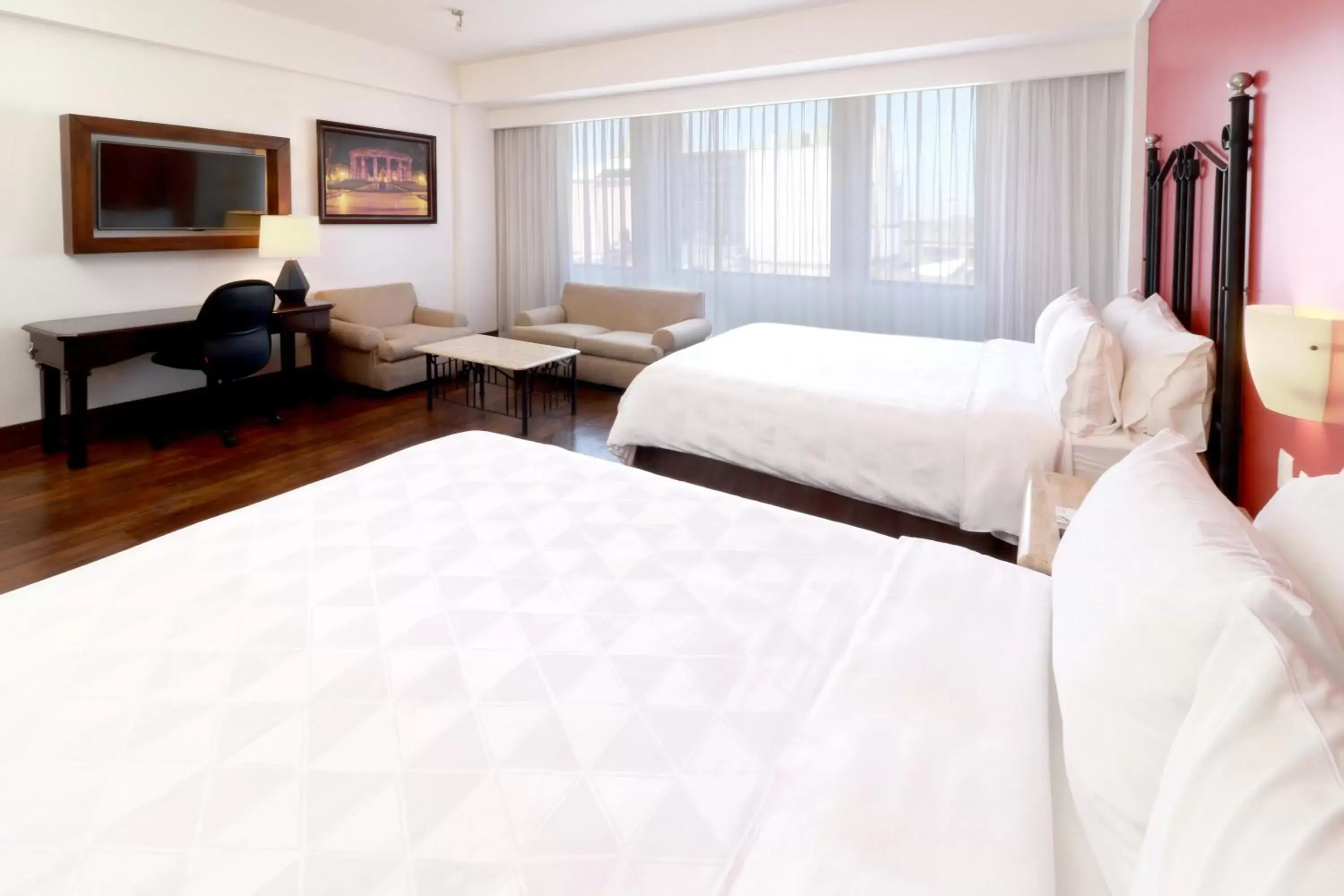 Photo of the whole room, Bed in Holiday Inn Hotel & Suites Centro Historico, an IHG Hotel