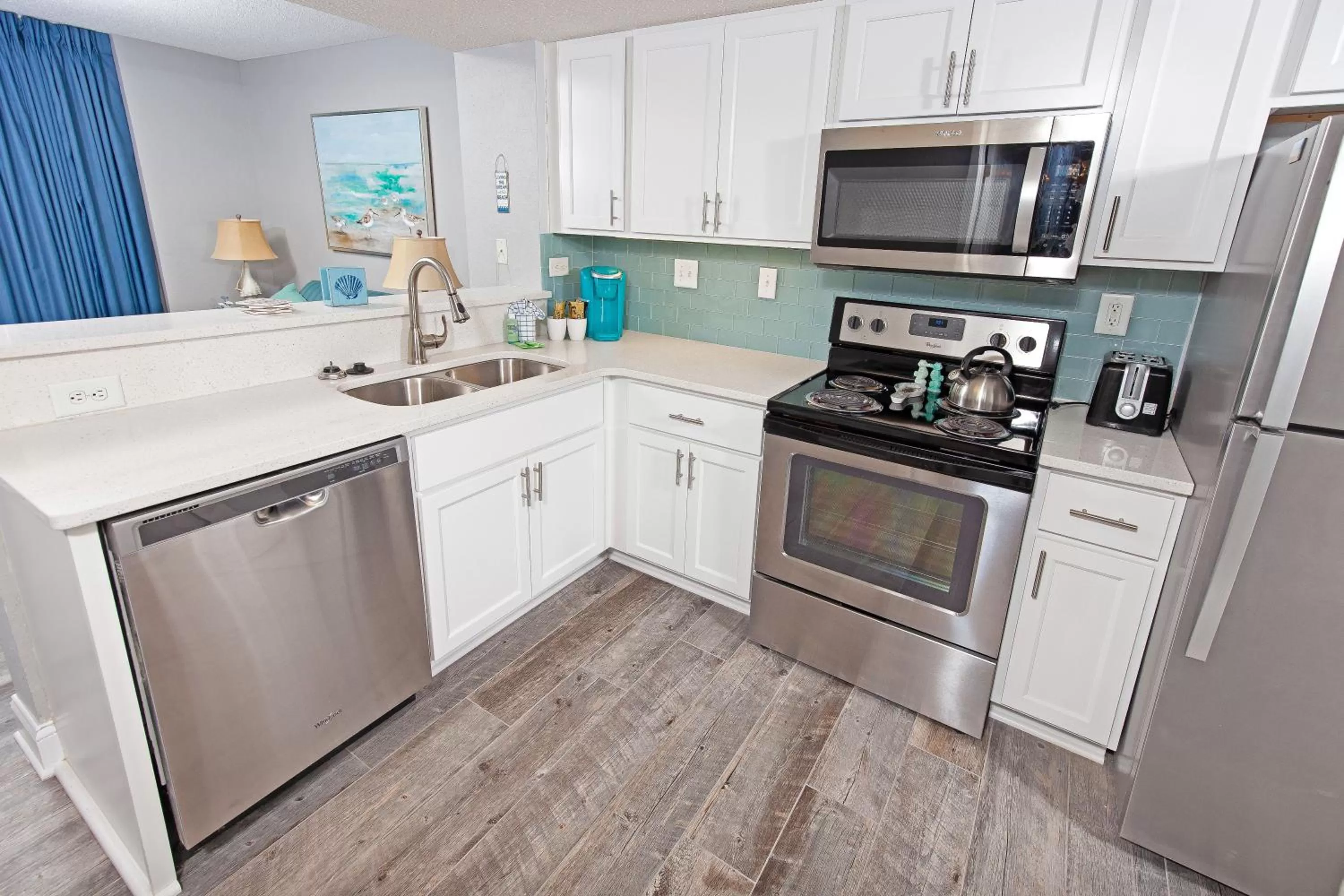 Kitchen or kitchenette, Kitchen/Kitchenette in Beach Vacation Condos South