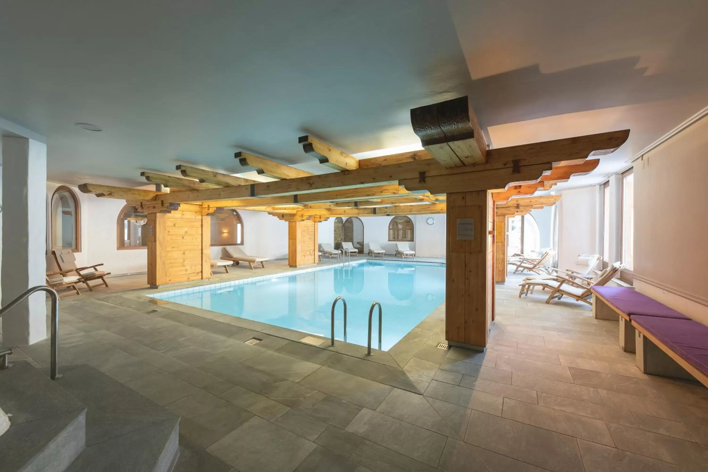 Swimming Pool in Hotel Rosatsch