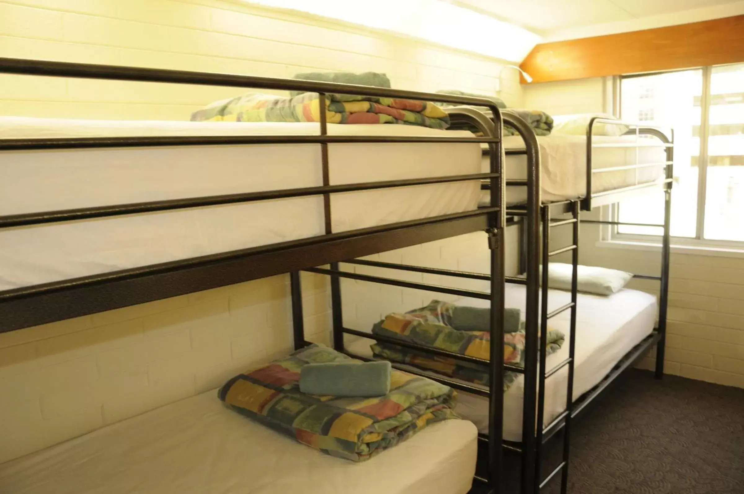 Bunk Bed in Kangaroo Inn