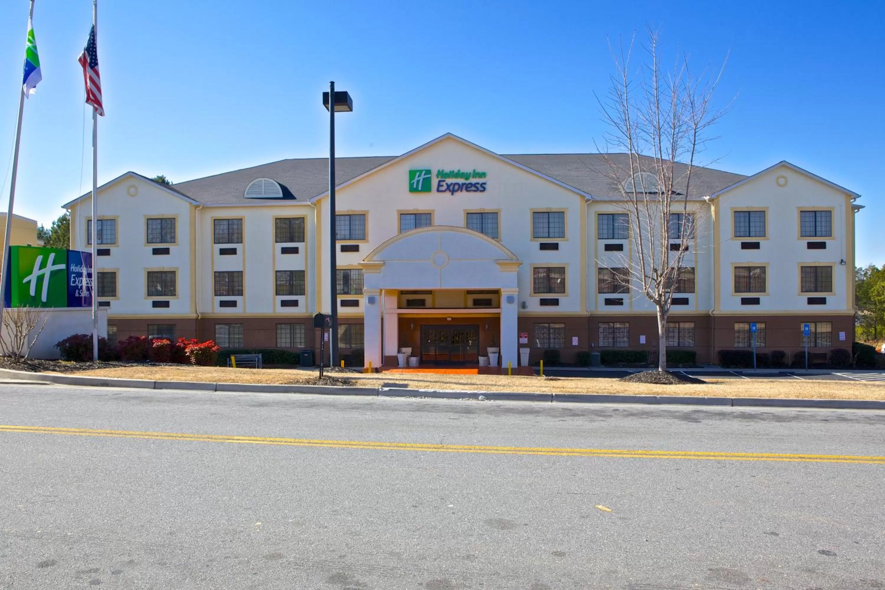 Property building in Holiday Inn Express Hotel & Suites Kennesaw Northwest - Acworth by IHG