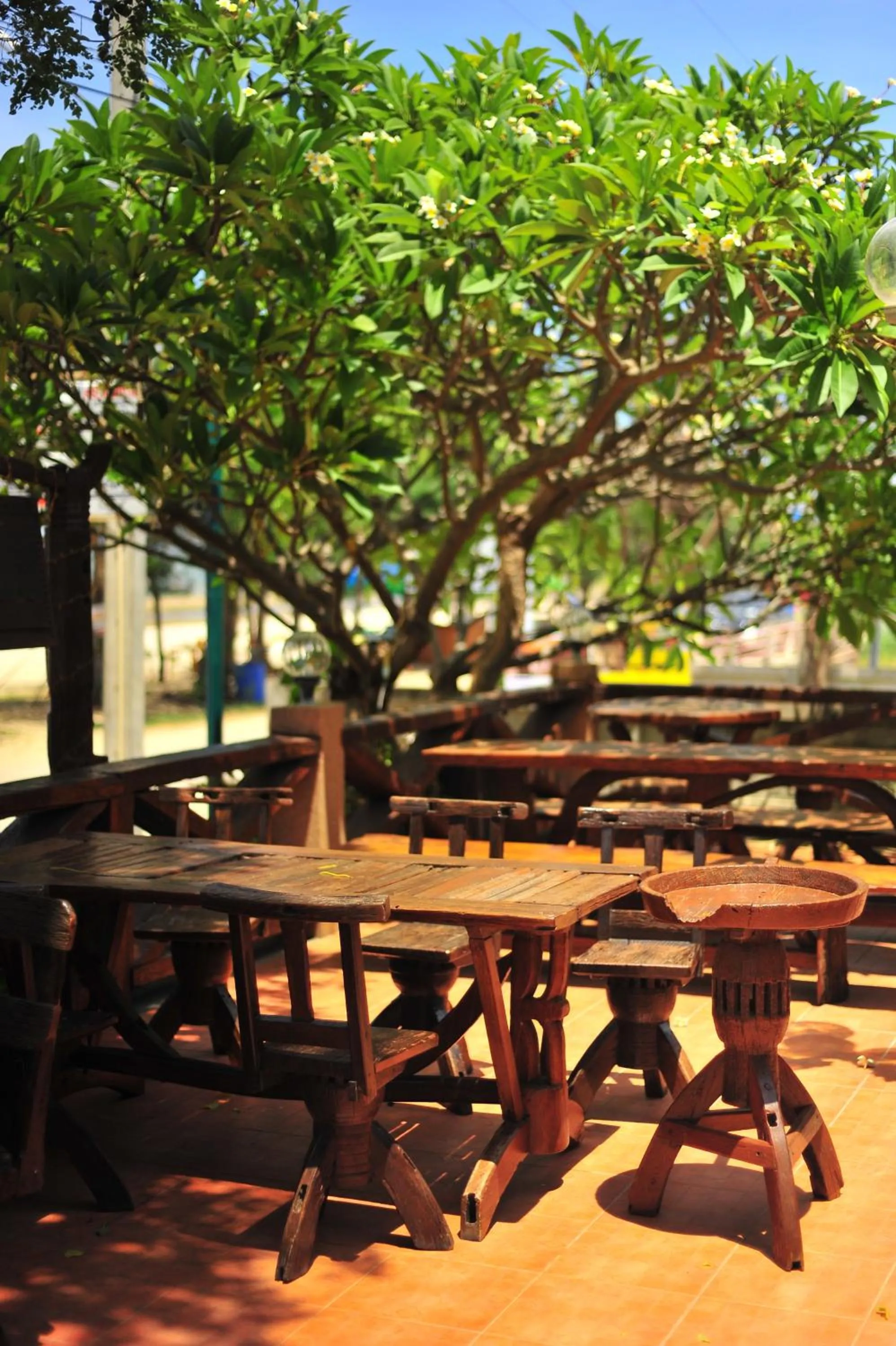 Restaurant/places to eat in Samroiyod Holiday Resort