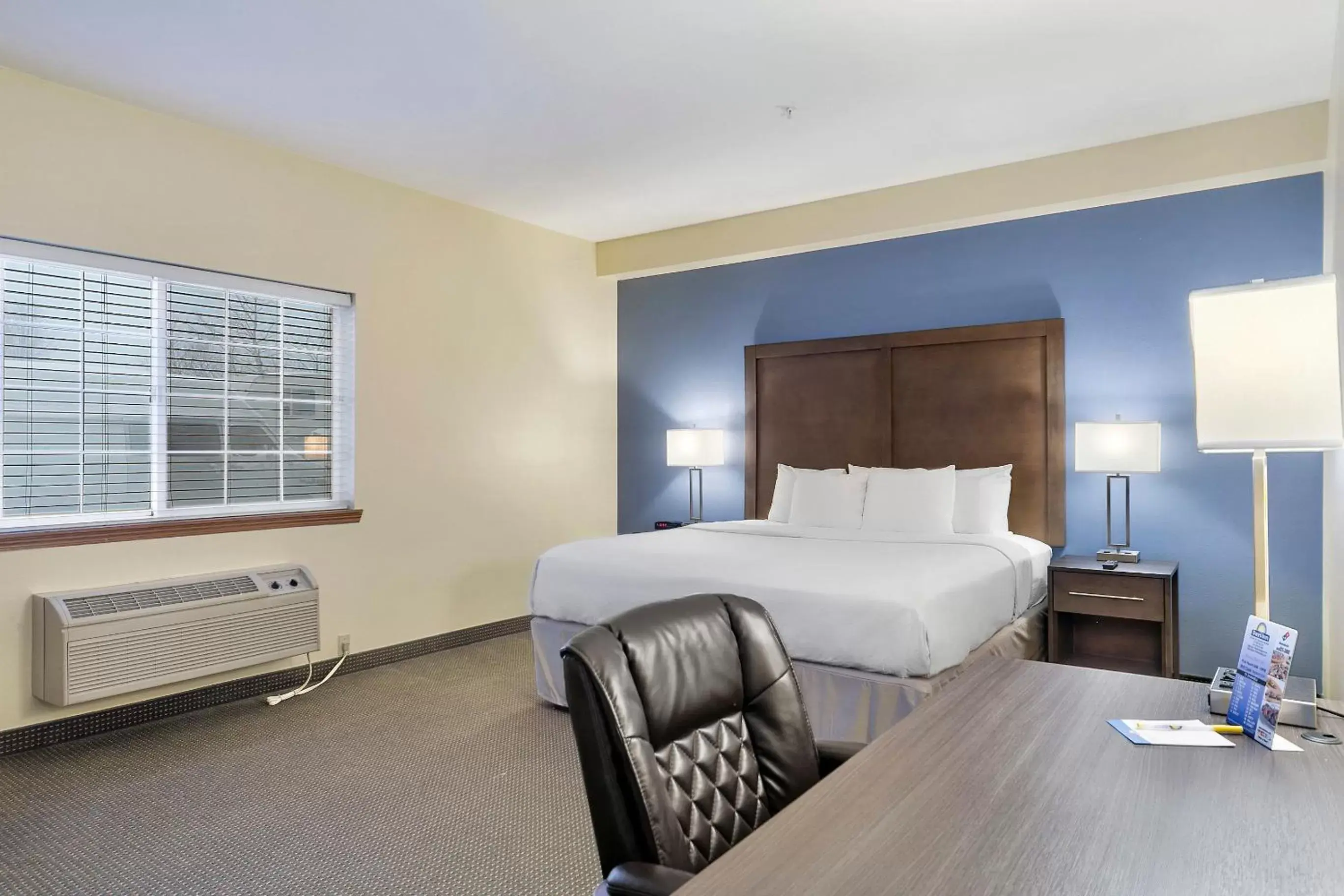 Photo of the whole room, Bed in Days Inn by Wyndham Ellensburg
