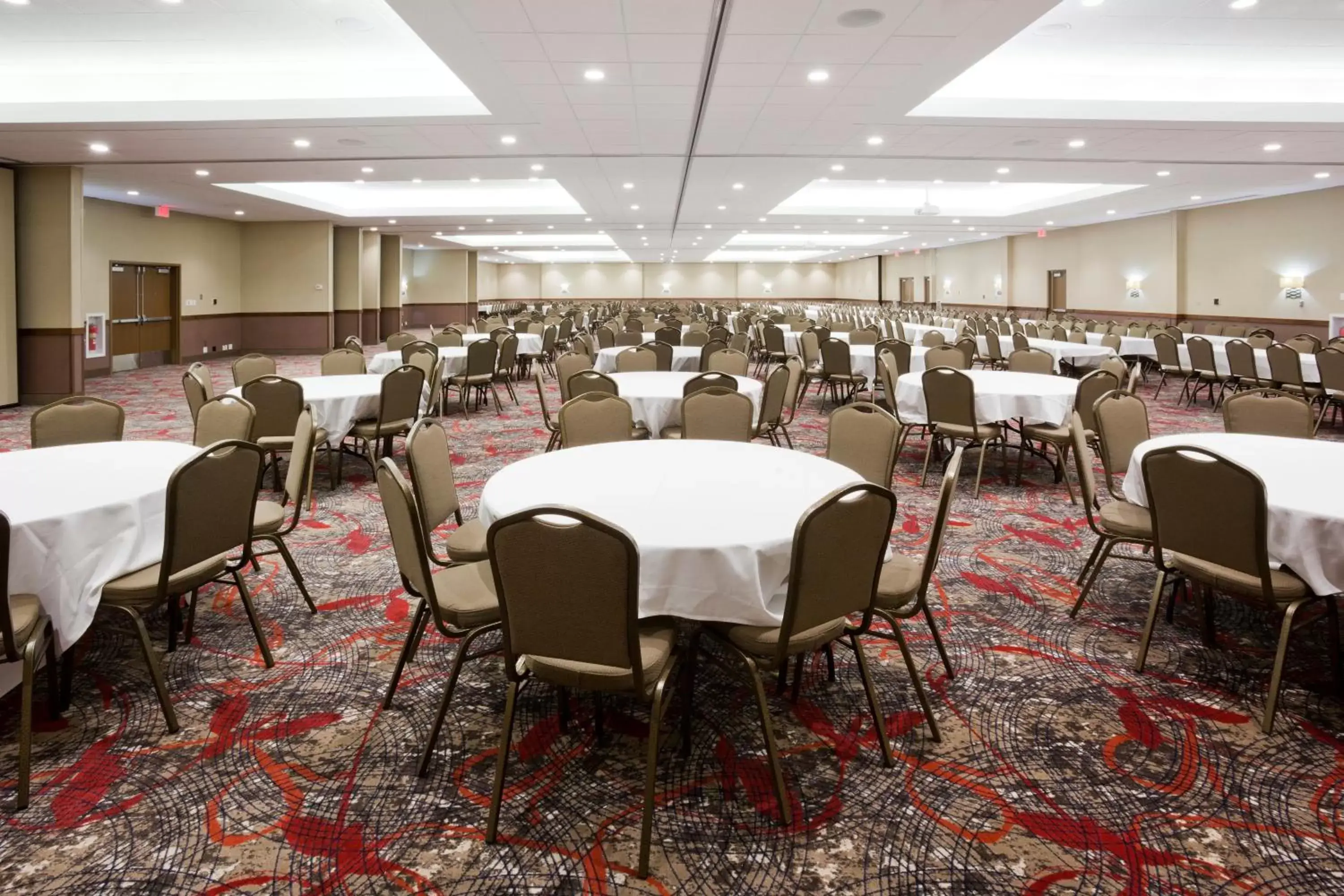 Banquet/Function facilities, Restaurant/Places to Eat in Holiday Inn Express & Suites Willmar, an IHG Hotel