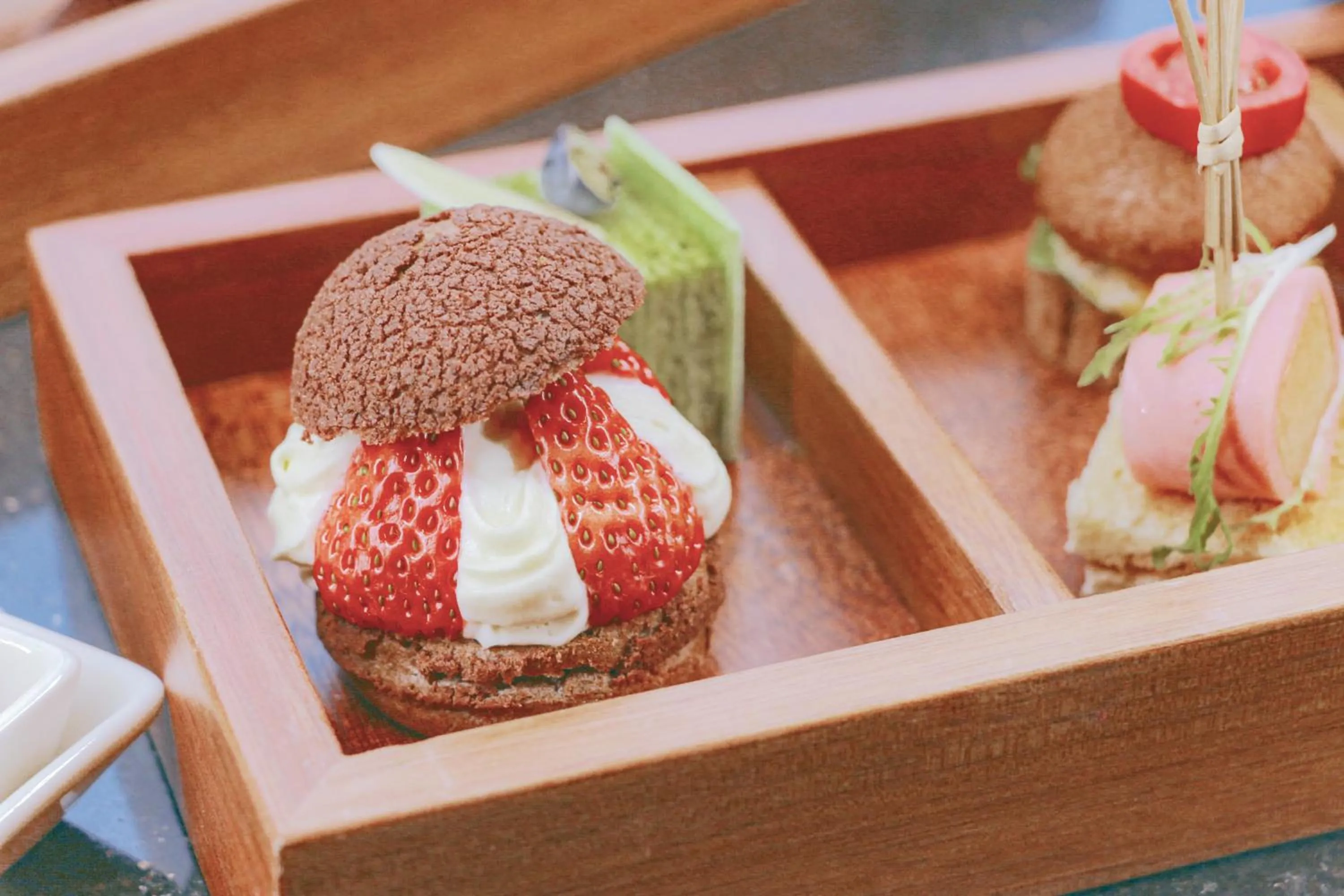 Restaurant/places to eat in Crowne Plaza Chengdu Wenjiang by IHG