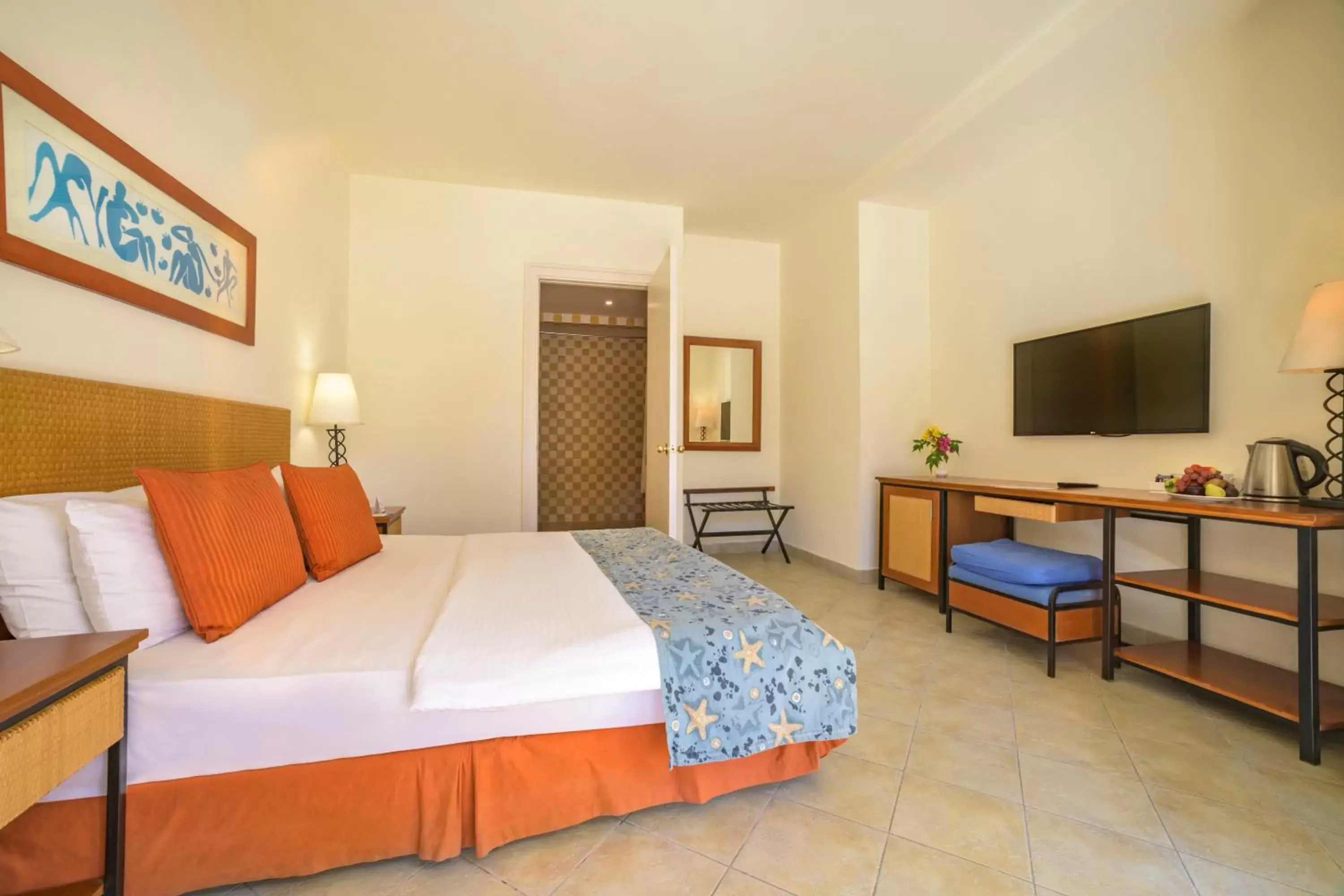 Bed in Marina Plaza Hotel Tala Bay
