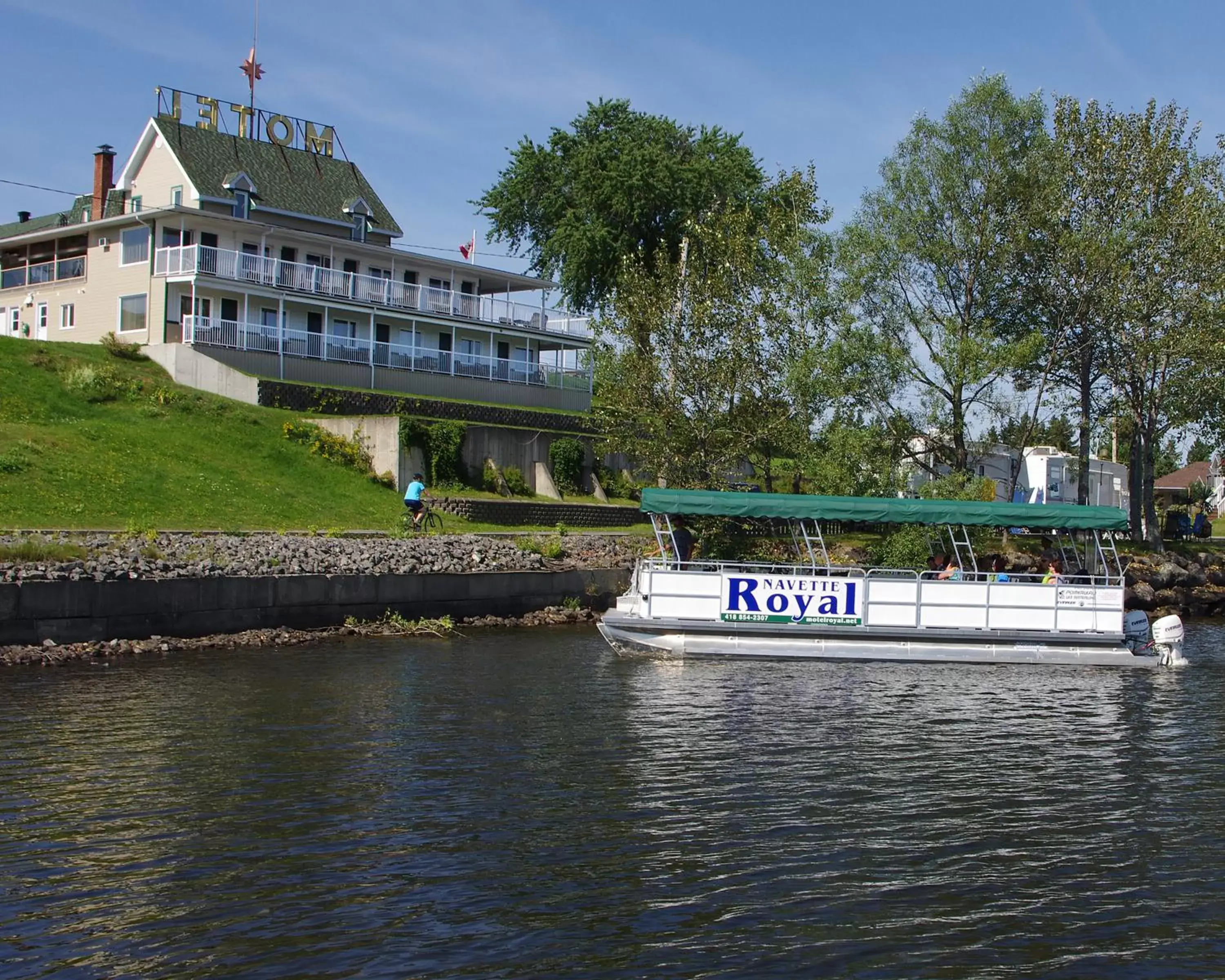 Facade/entrance, Property Building in Motel Royal