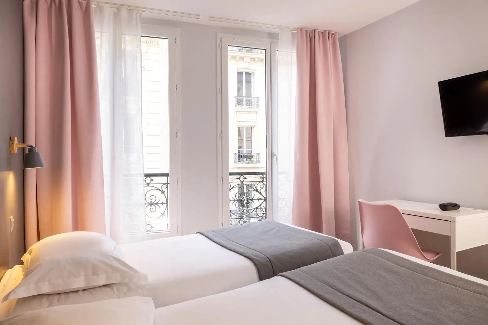 Bed in Paris Legendre
