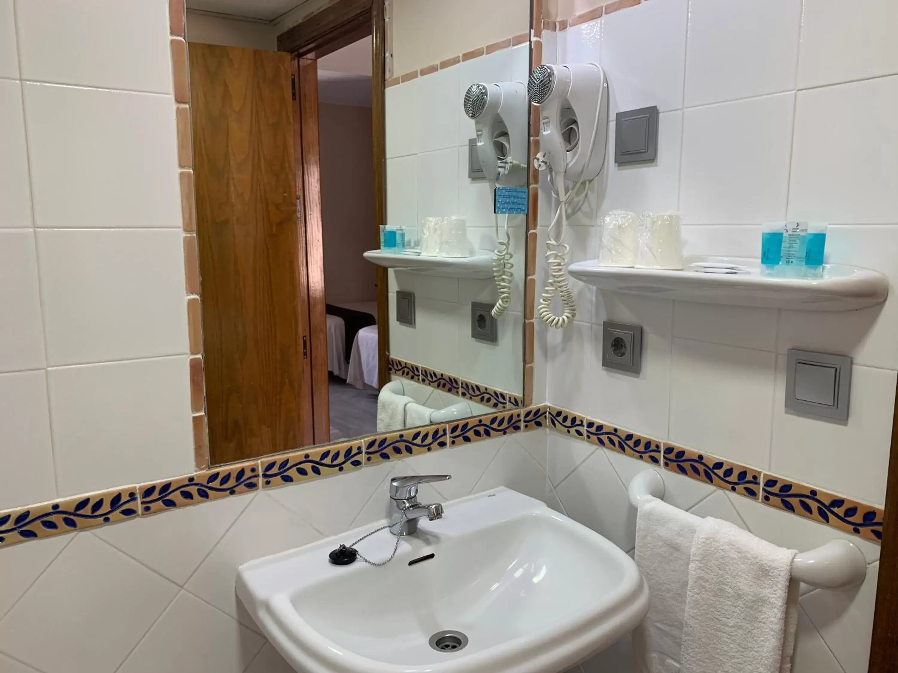 Bathroom in Hotel Mezquita