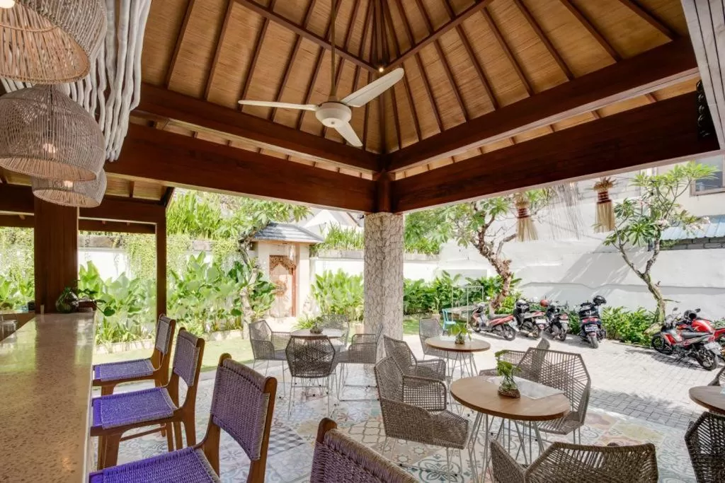 Restaurant/places to eat in Puspa Ayu Villas & Apartments