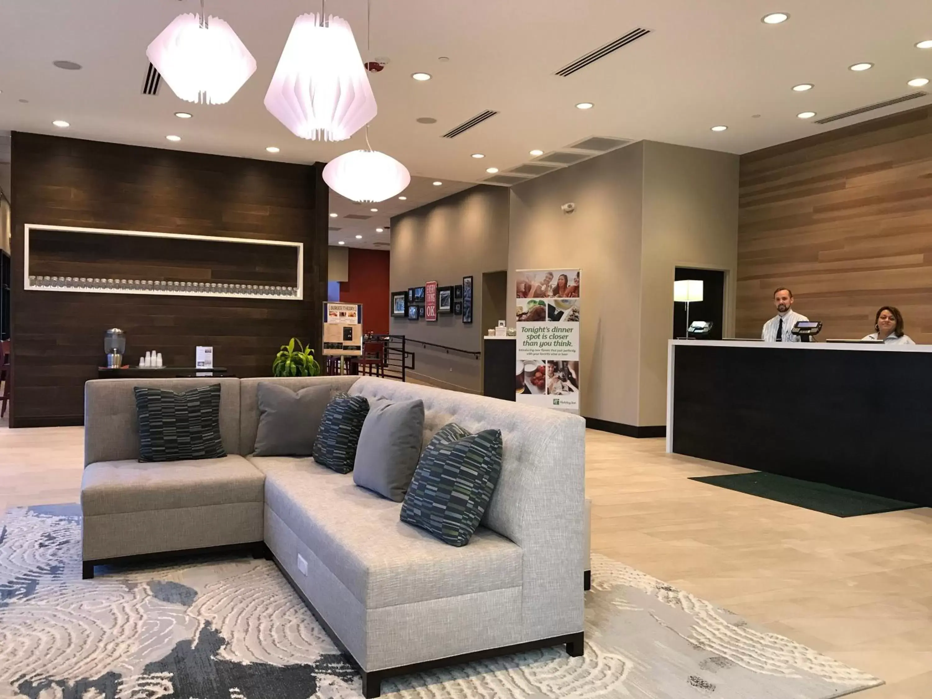 Property building, Lobby/Reception in Holiday Inn & Suites Chicago-Carol Stream Wheaton, an IHG Hotel