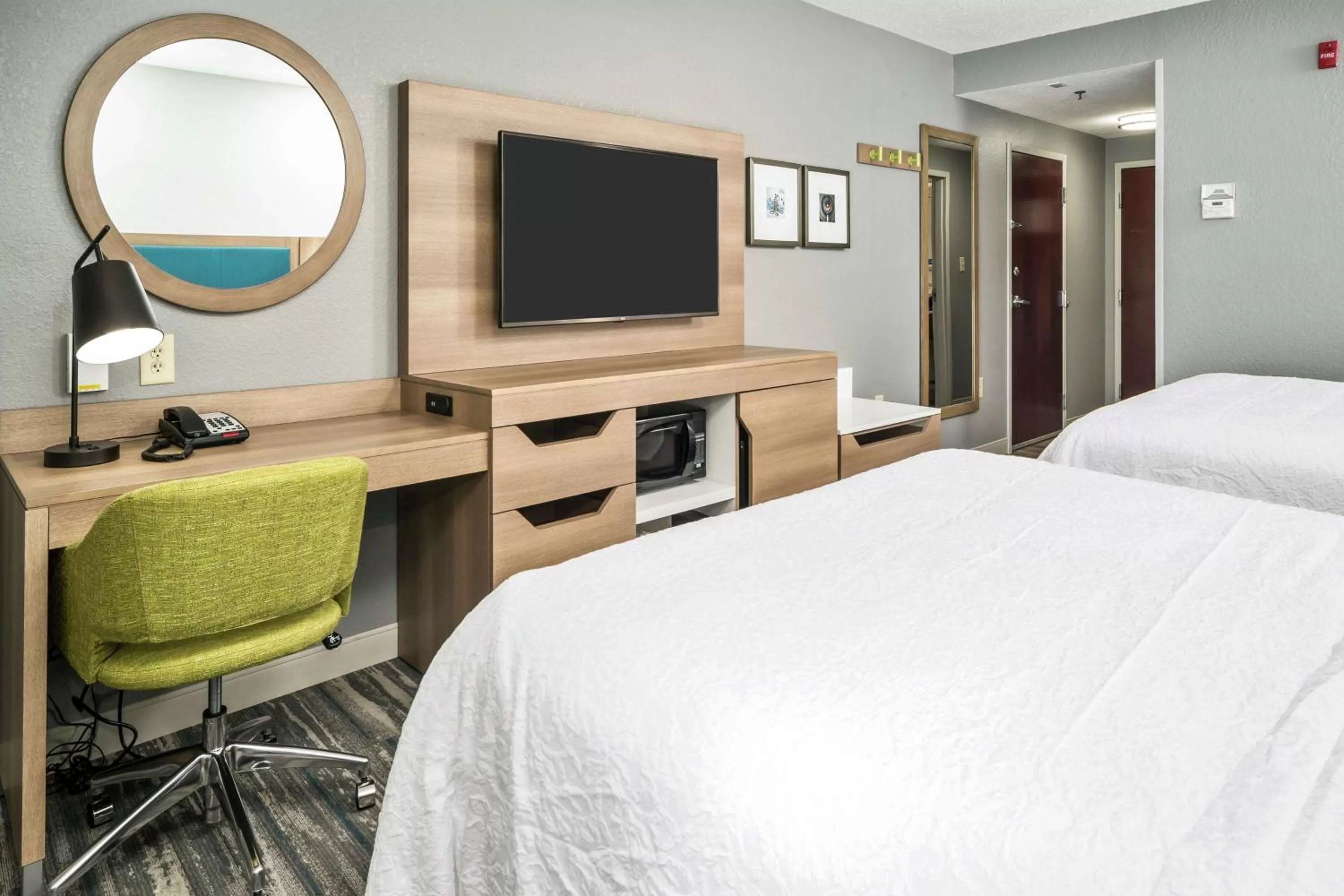 Bedroom, Bed in Hampton Inn Wilson Downtown