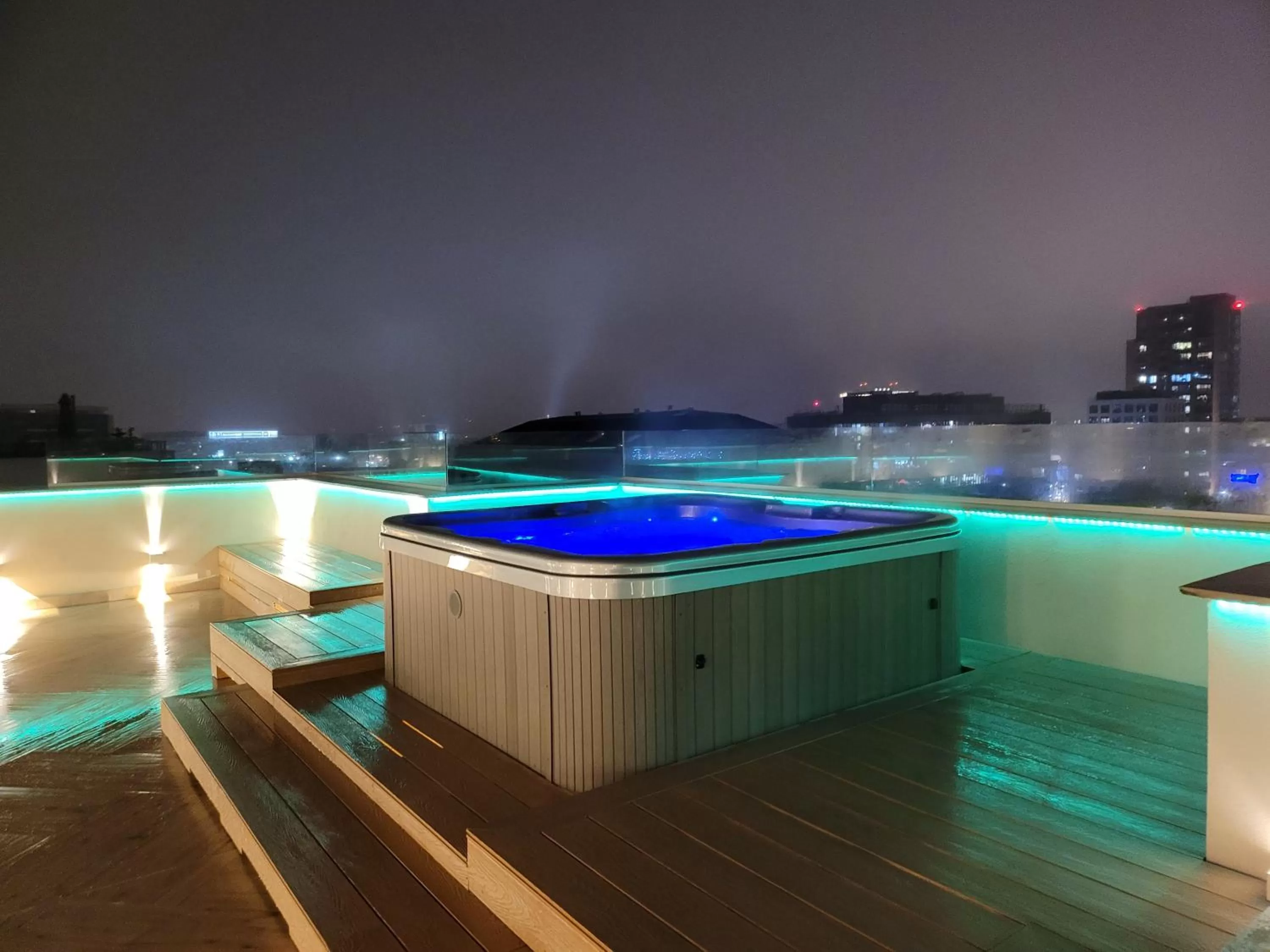 Hot Tub in Terrace Suites Iasi