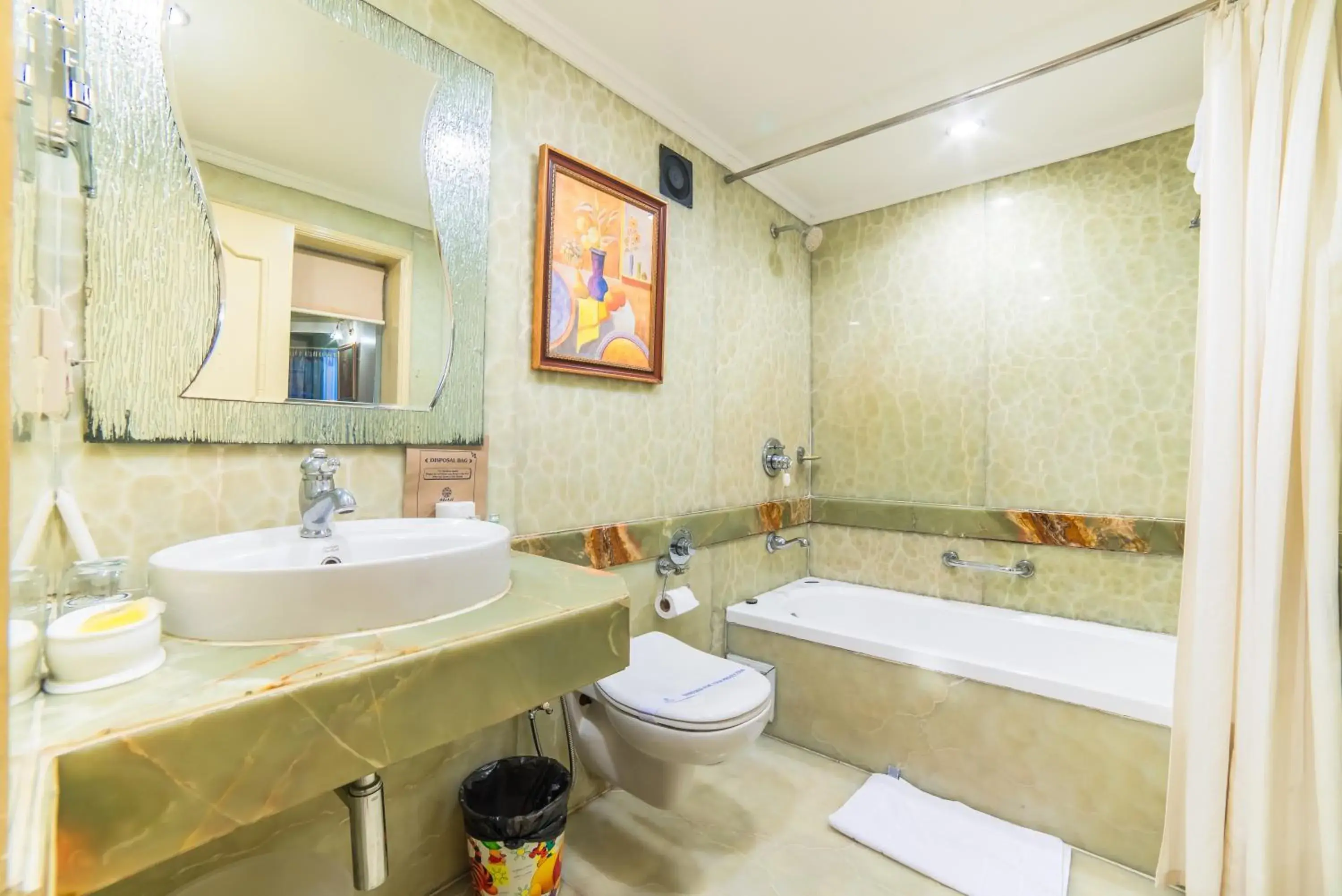 Bathroom in Hotel Hillock