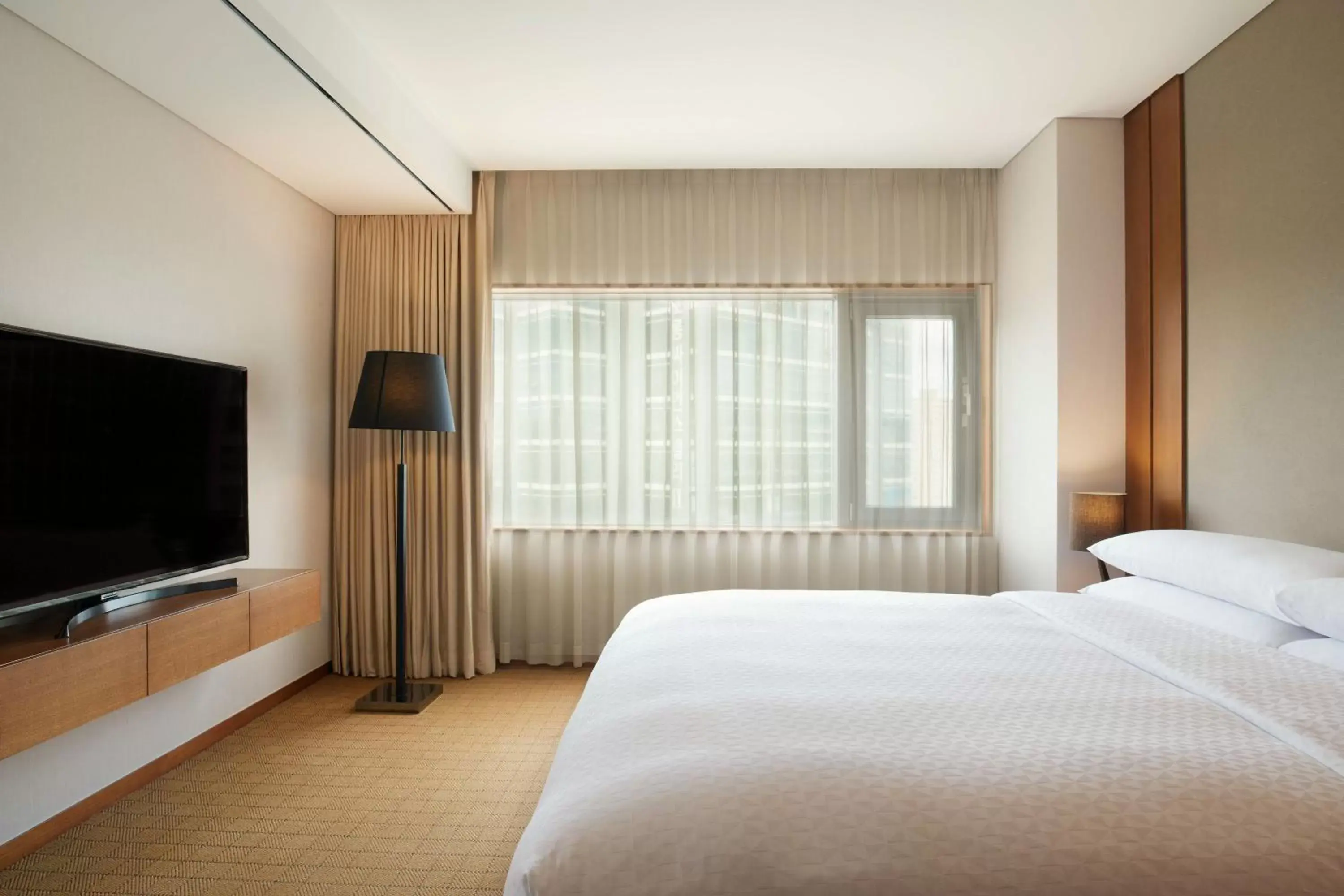 Bedroom, TV/Entertainment Center in Four Points by Sheraton Seoul, Guro