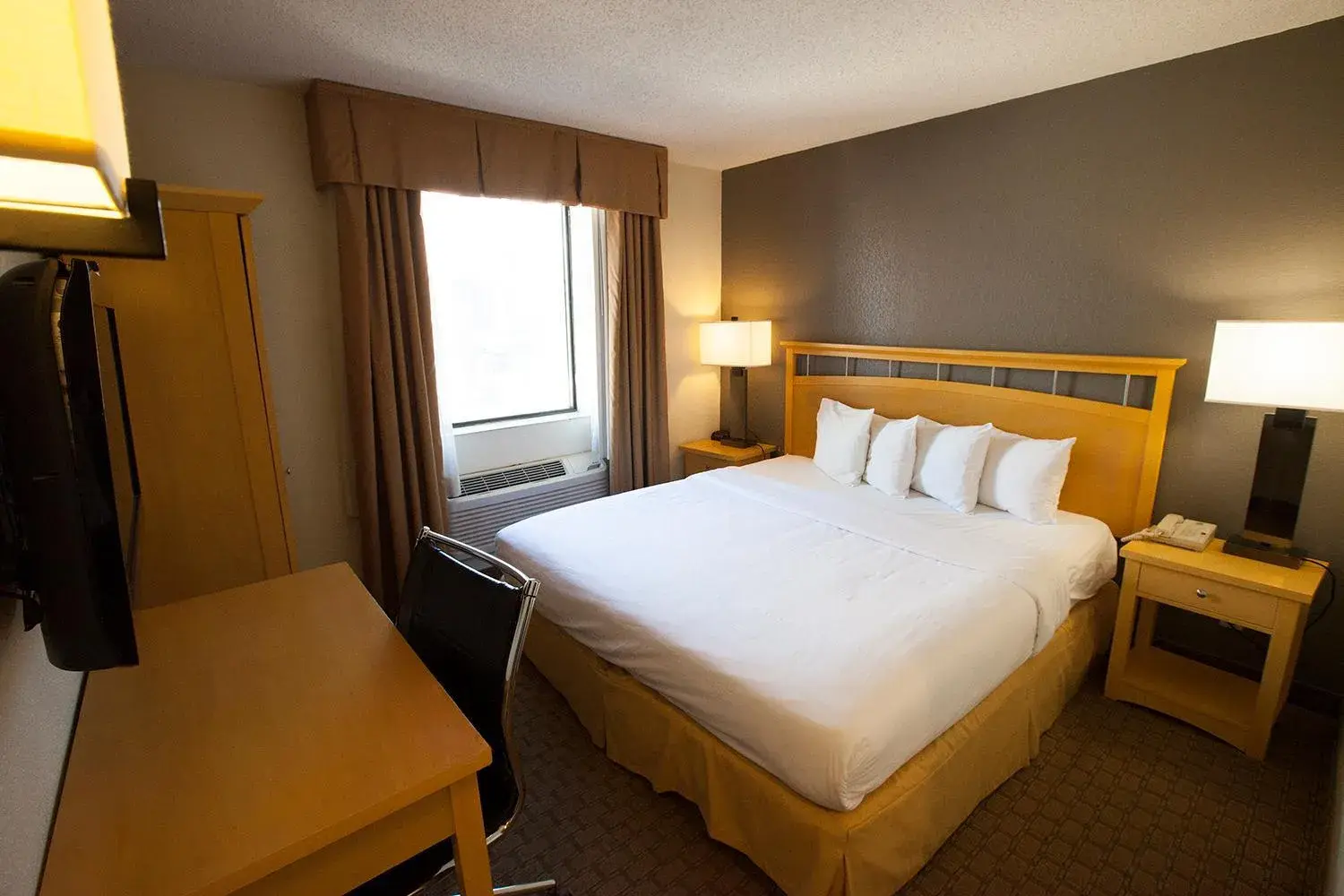 Bedroom, Bed in Hudson River Hotel