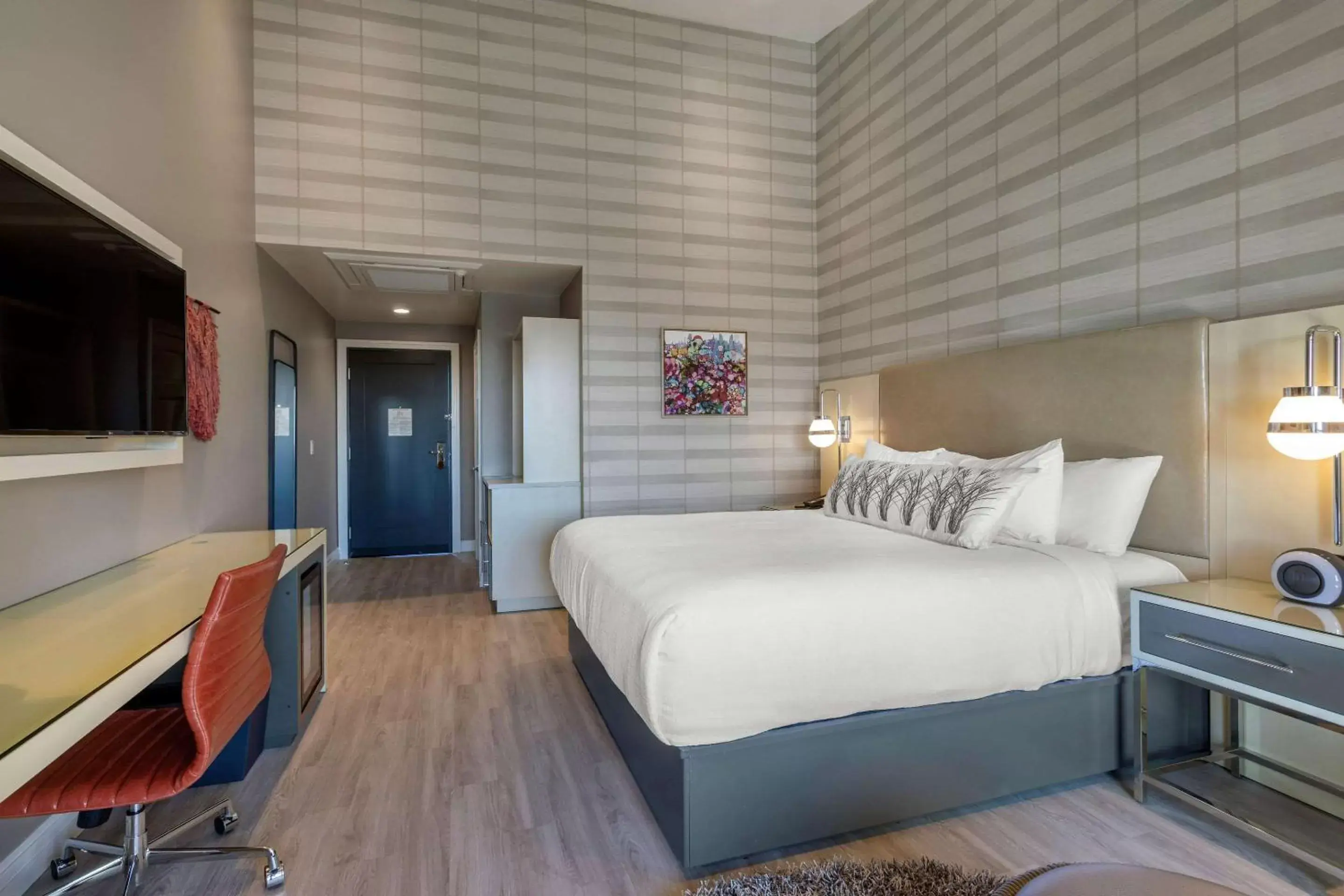 Photo of the whole room, Bed in Bluestem Hotel Torrance Los Angeles, Ascend Hotel Collection