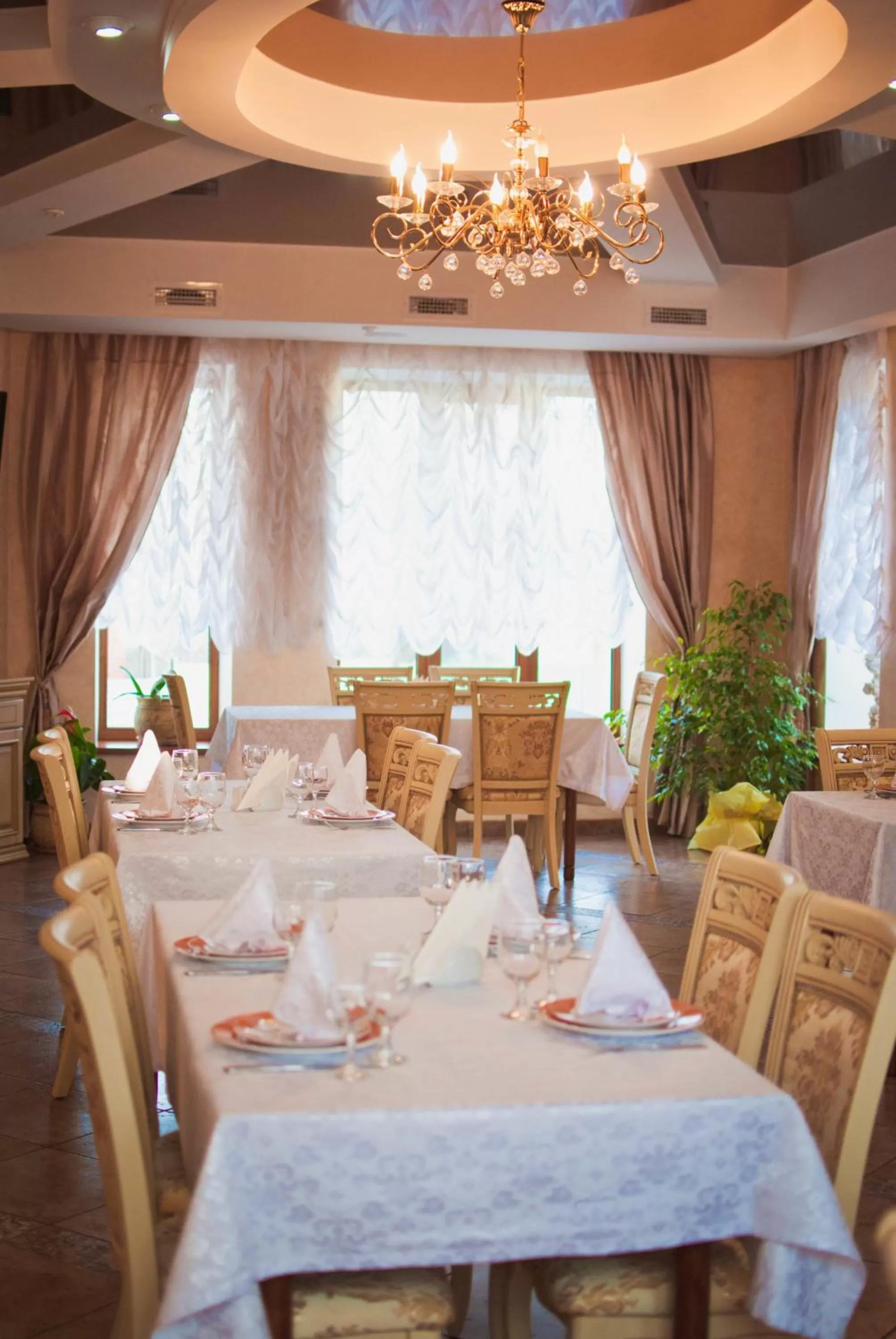 Restaurant/places to eat in Veles Hotel