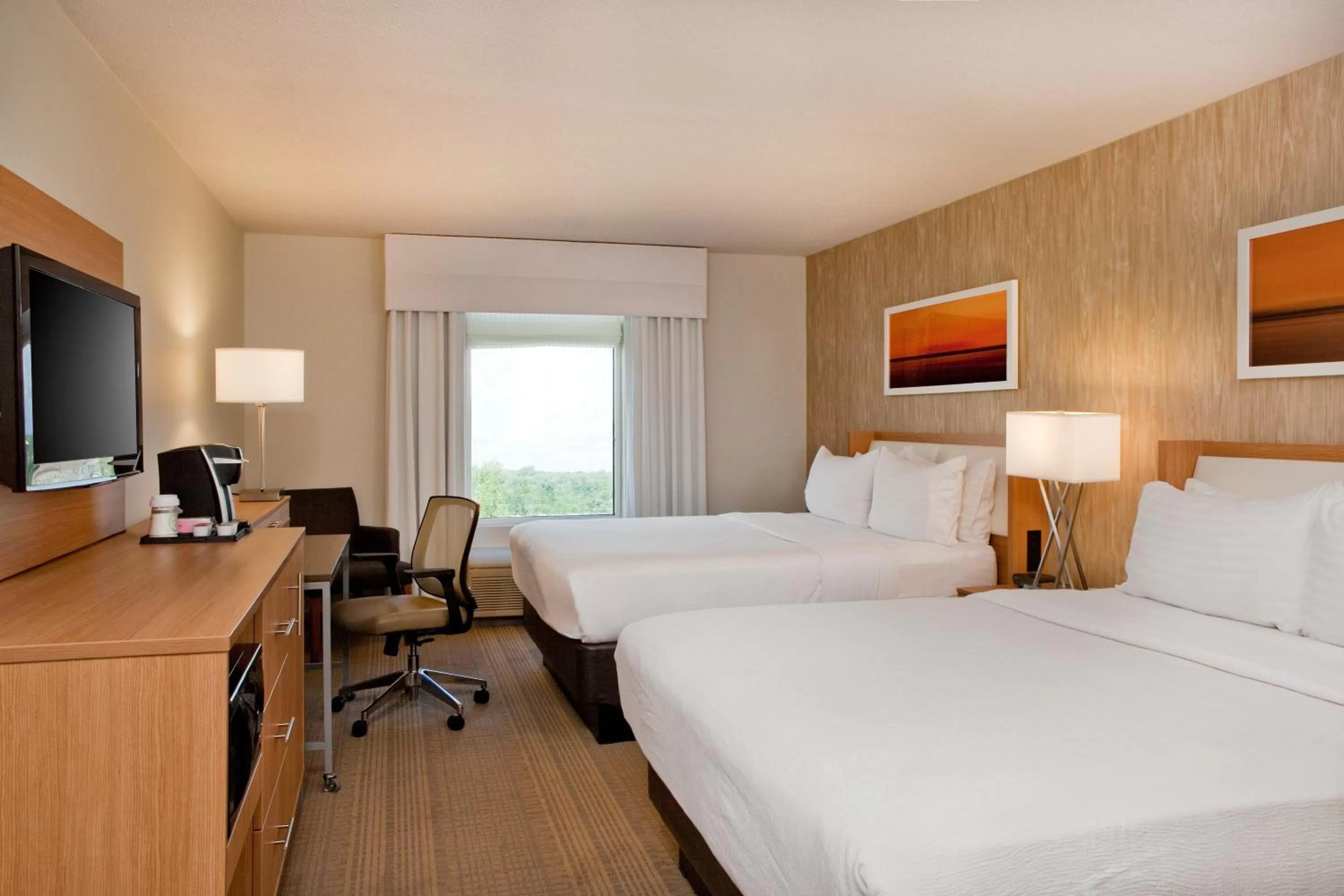 Photo of the whole room, Bed in Holiday Inn Little Rock-Presidential-Downtown by IHG