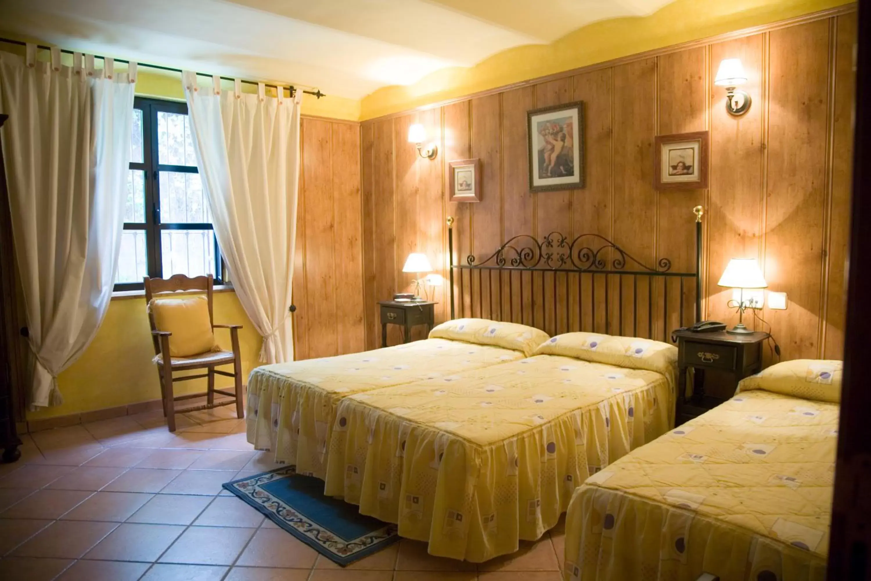 Triple Room in Hospedium Hotel Rural Soterraña