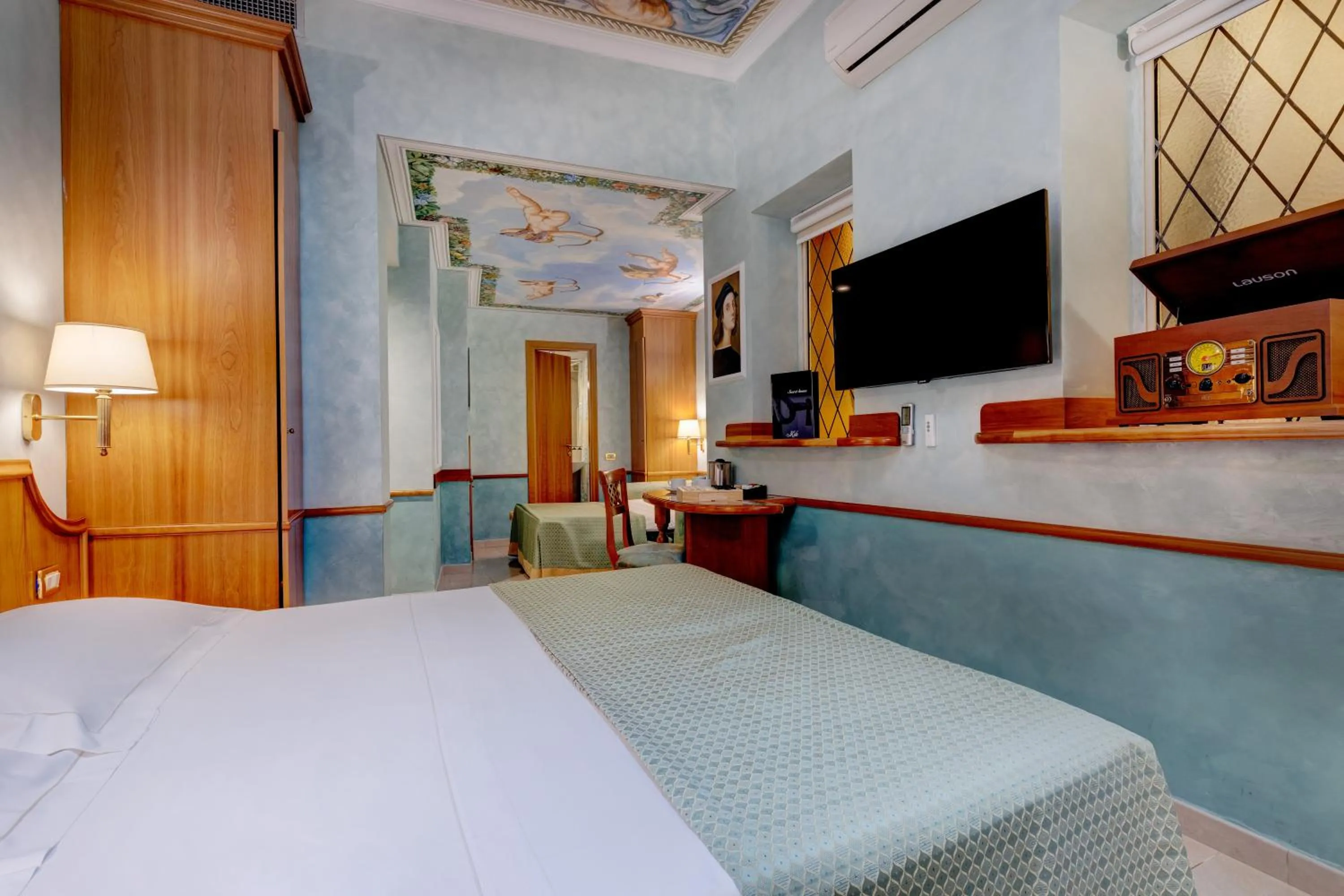 Photo of the whole room, Bed in Hotel Amalfi