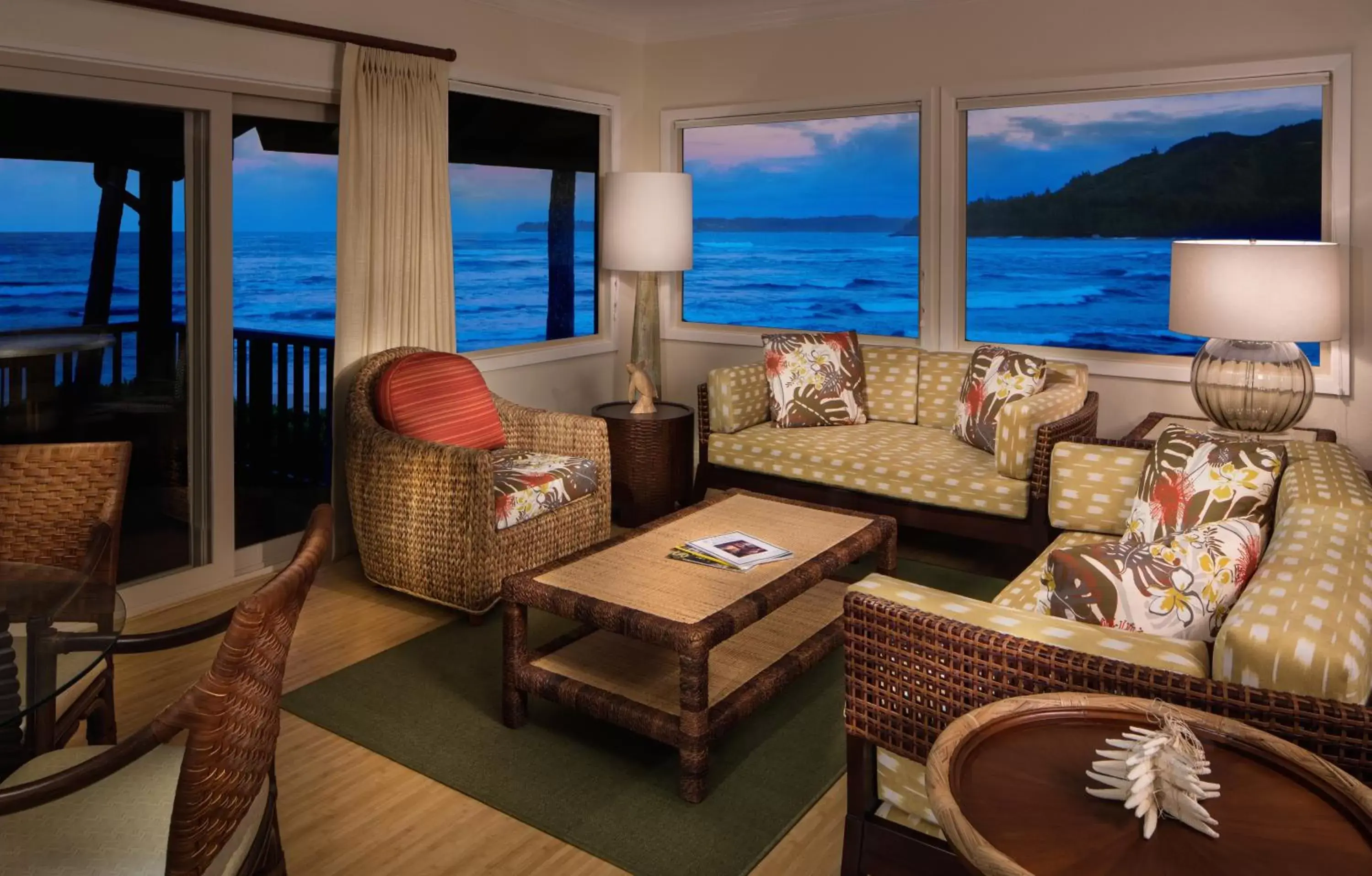 Living room, Seating Area in Hanalei Colony Resort