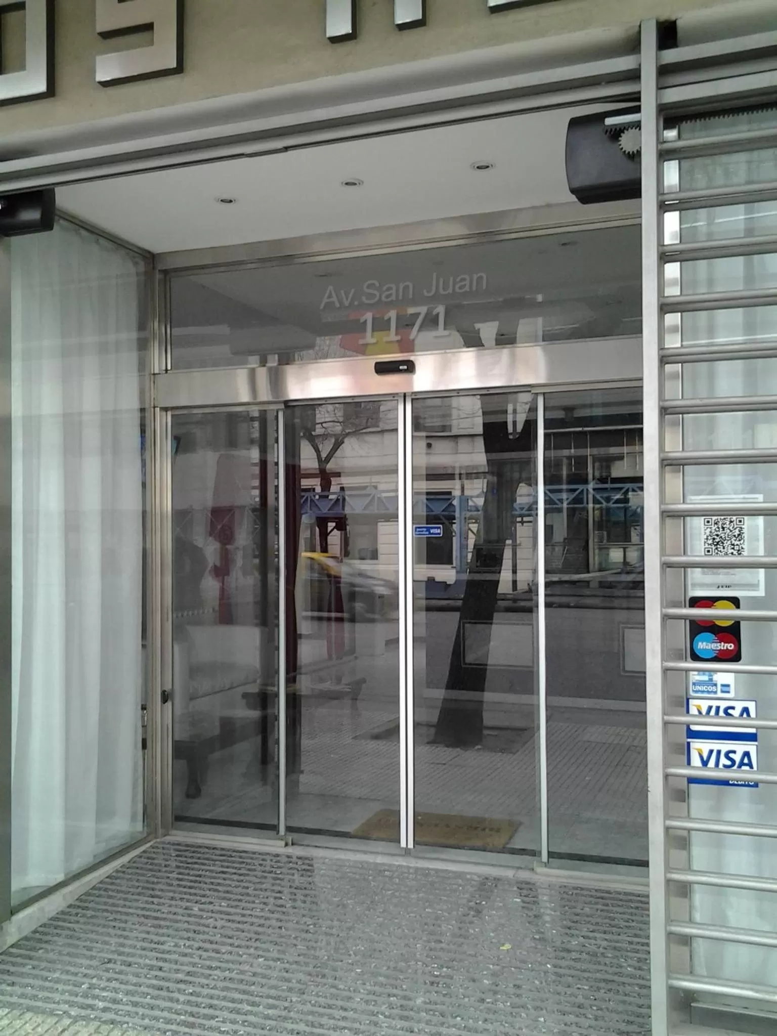 Facade/entrance in Hotel Athos