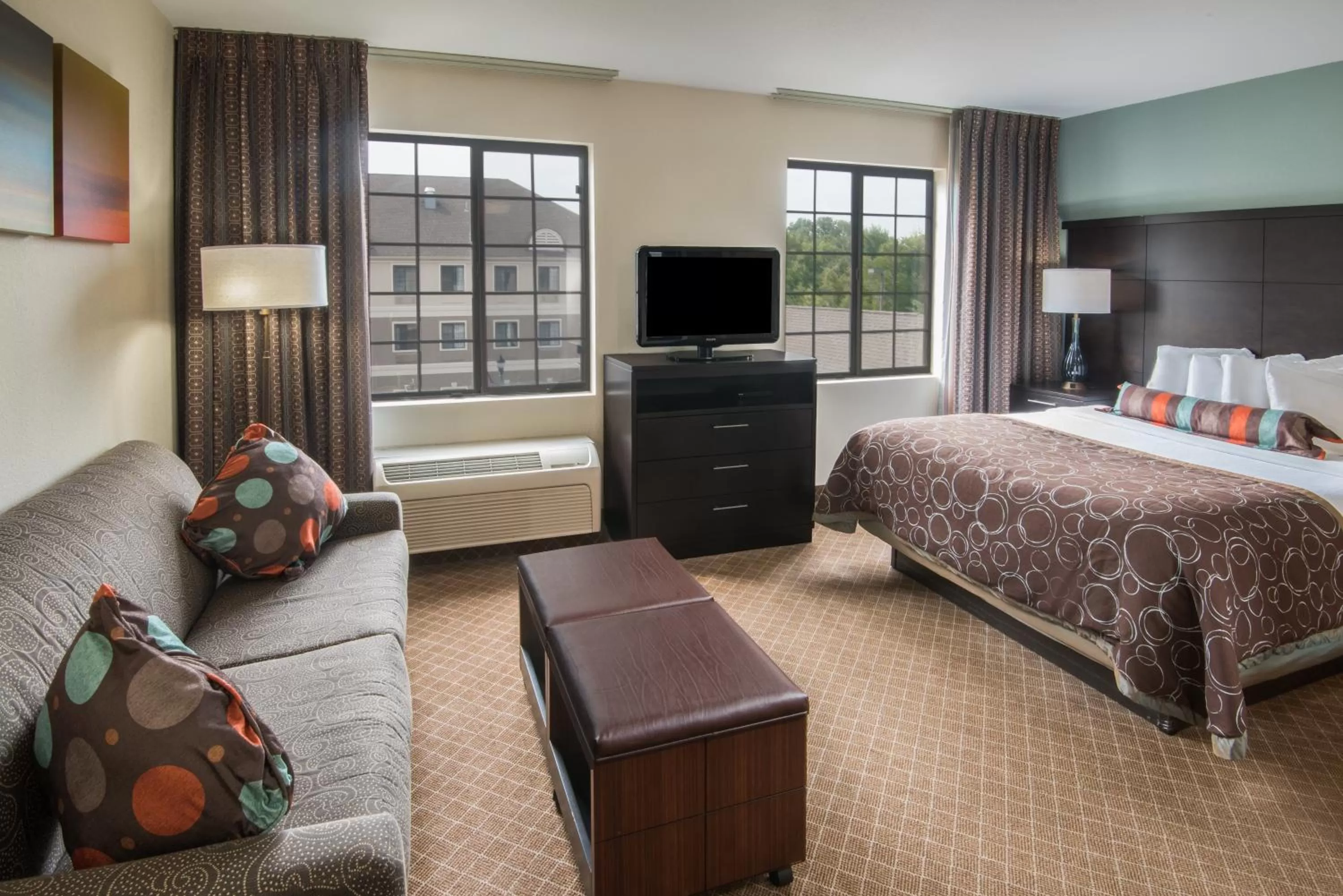 Photo of the whole room, Bed in Staybridge Suites Columbus-Airport by IHG
