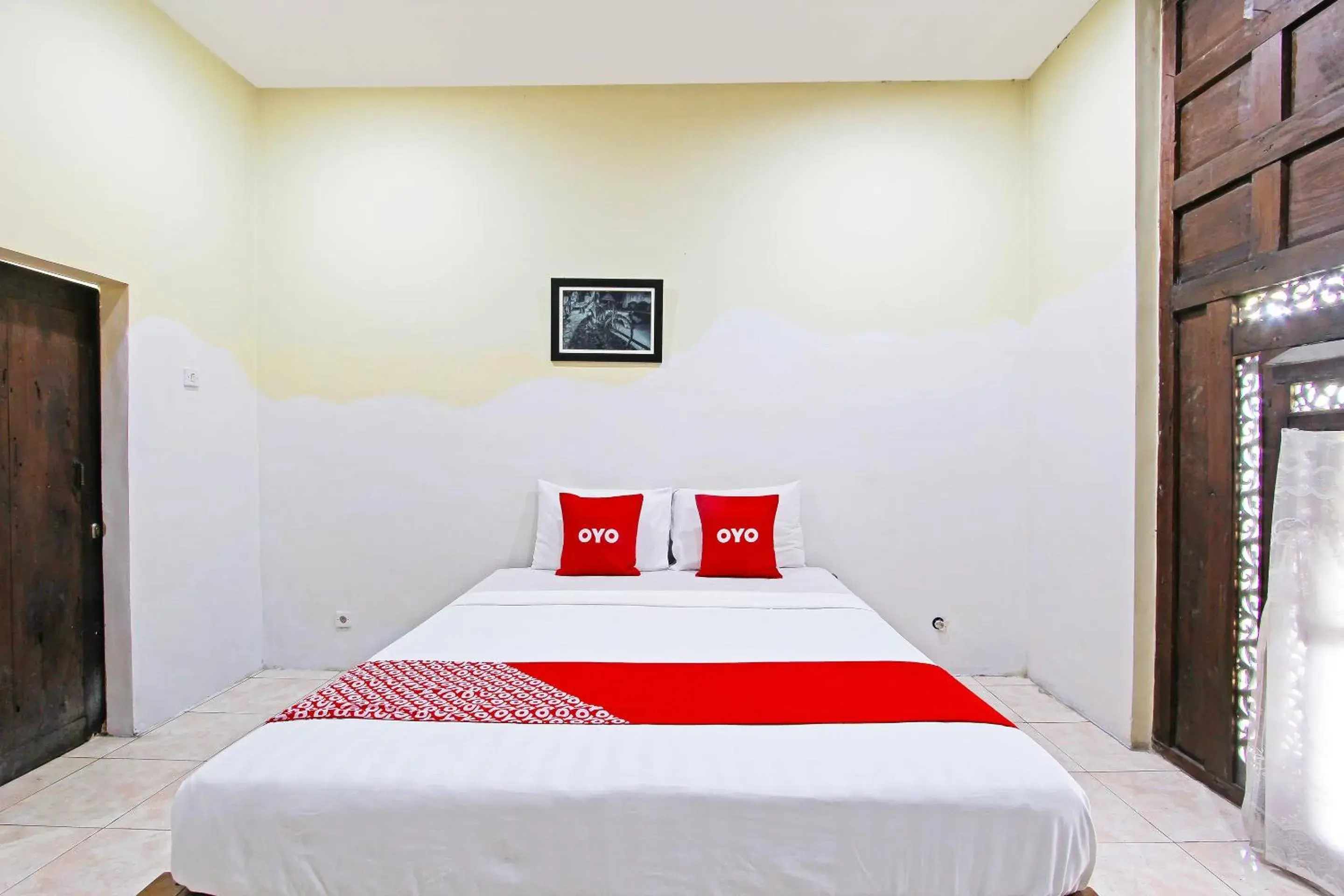 Photo of the whole room, Bed in OYO 3693 Kopi Klotok Homestay Syariah