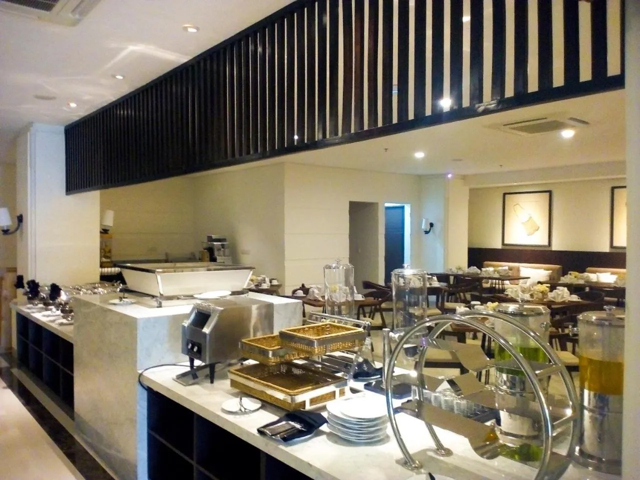 Restaurant/places to eat in M Hotel Sorong