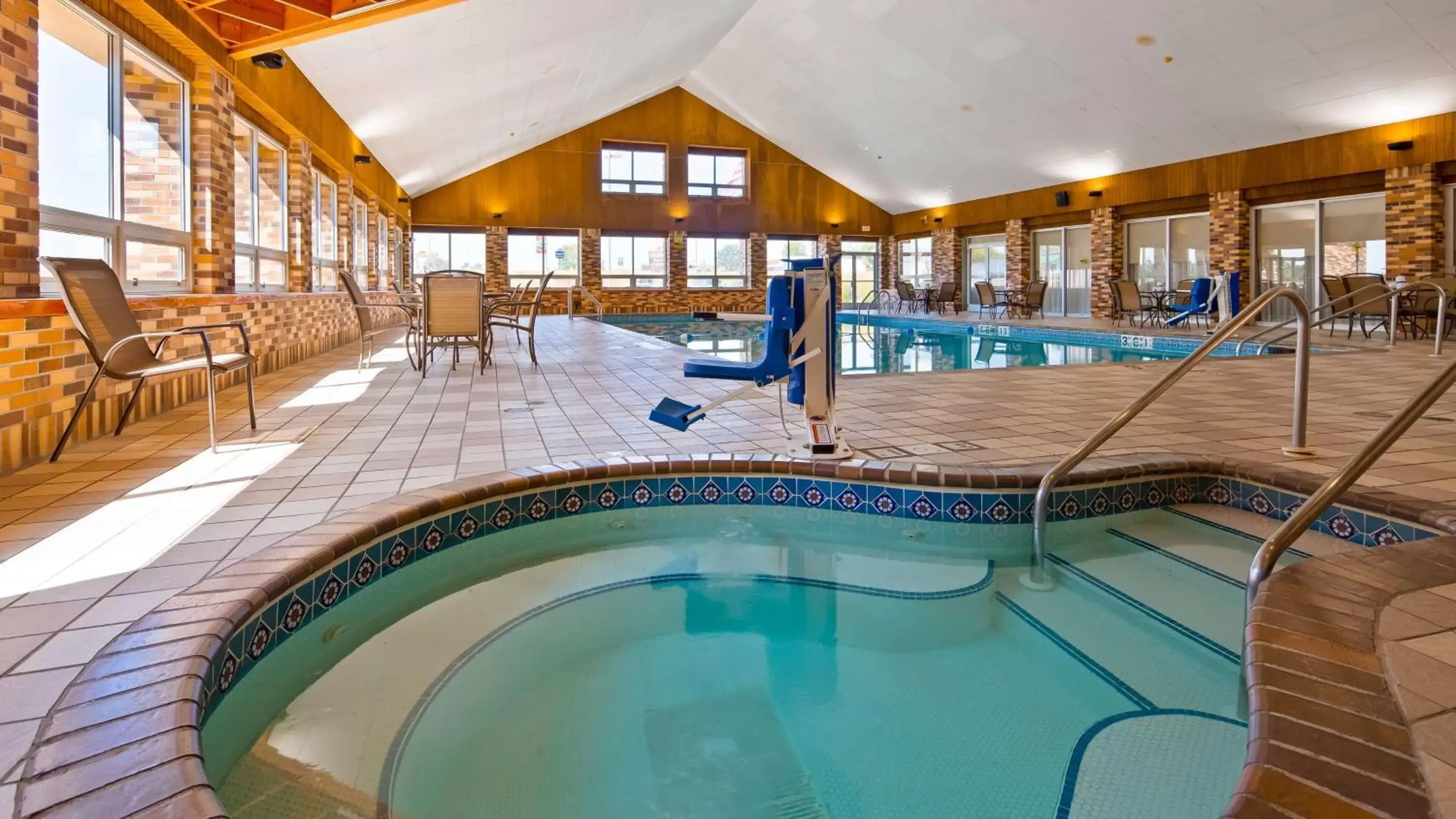 Pool view, Swimming Pool in Best Western Tomah Hotel