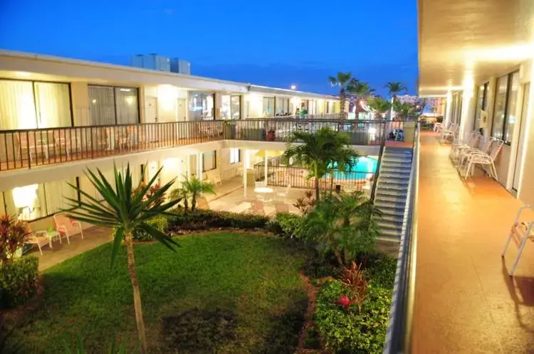 Property building, Pool View in Thunderbird Beach Resort
