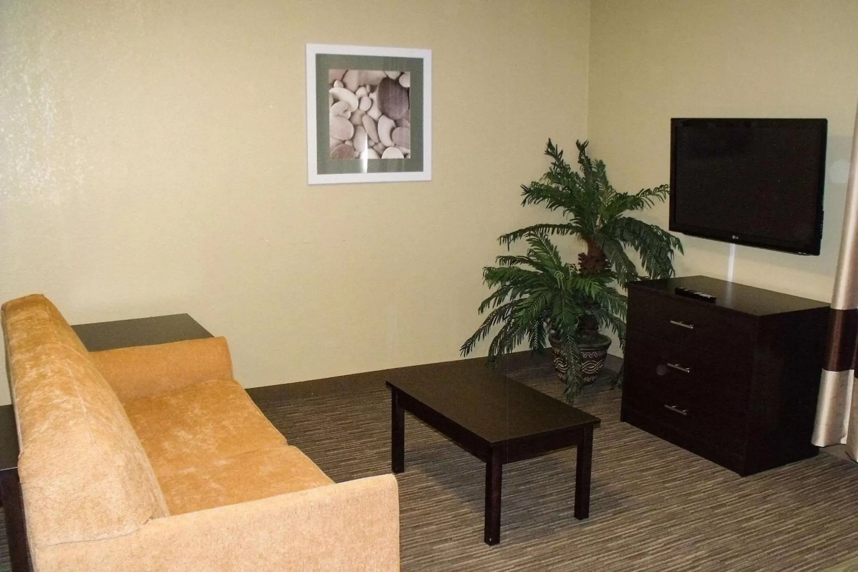 Photo of the whole room, Seating Area in Quality Inn Winslow I-40