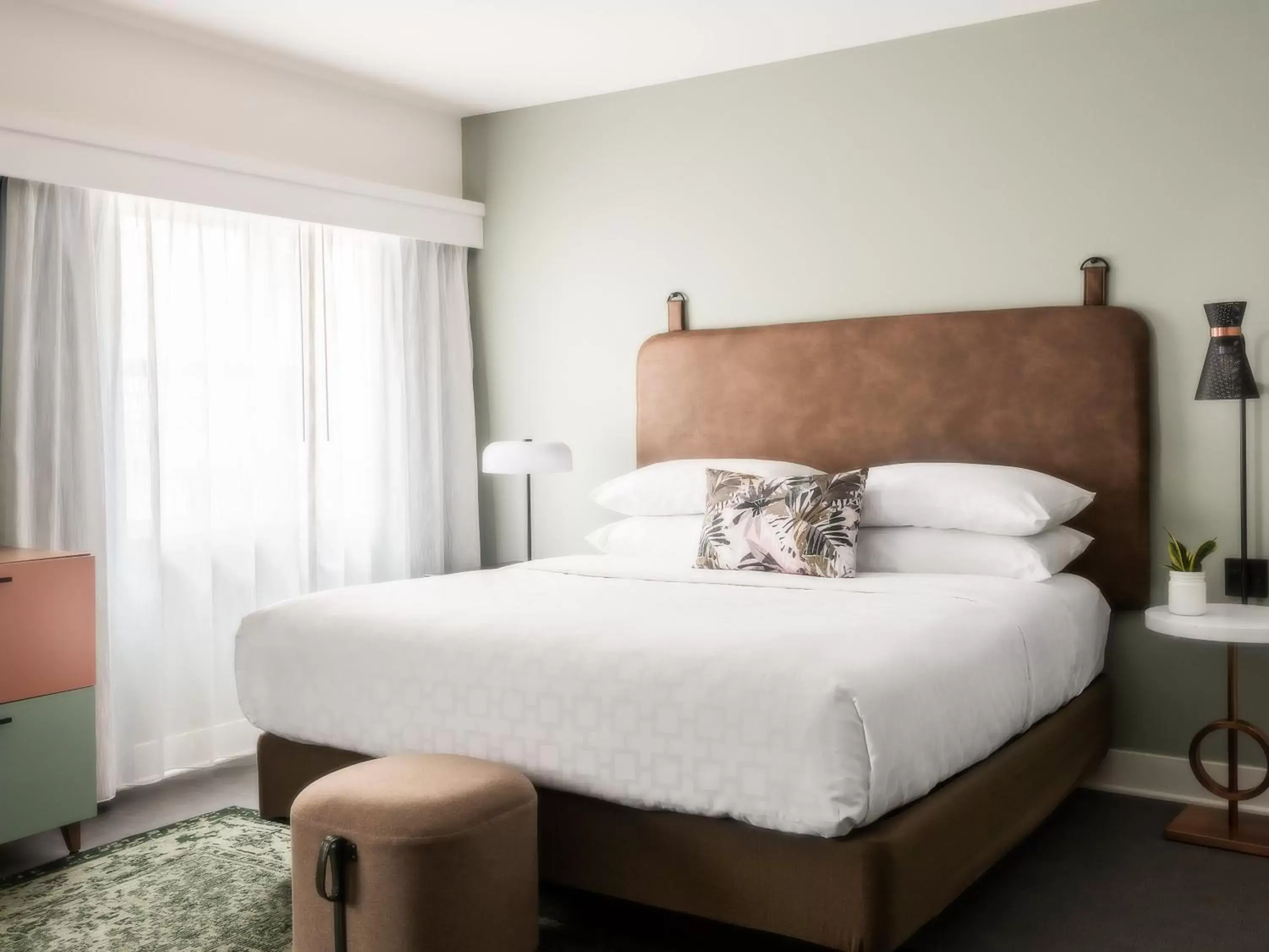 Photo of the whole room, Bed in Hotel Indigo Saint Louis Central West End by IHG Photo of the whole room, Bed in Hotel Indigo Saint Louis Central West End by IHG