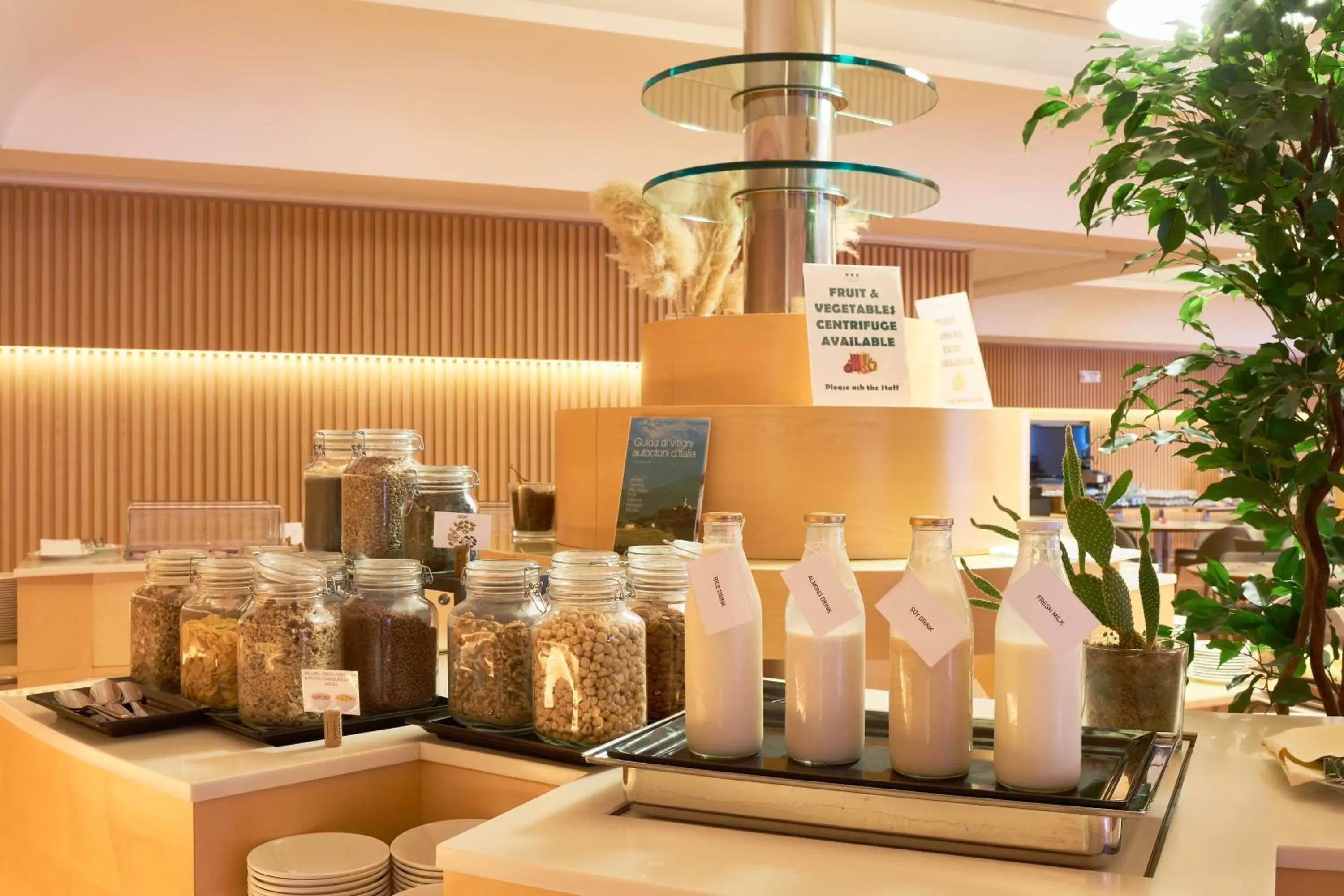 Coffee/tea facilities in UNAHOTELS Varese