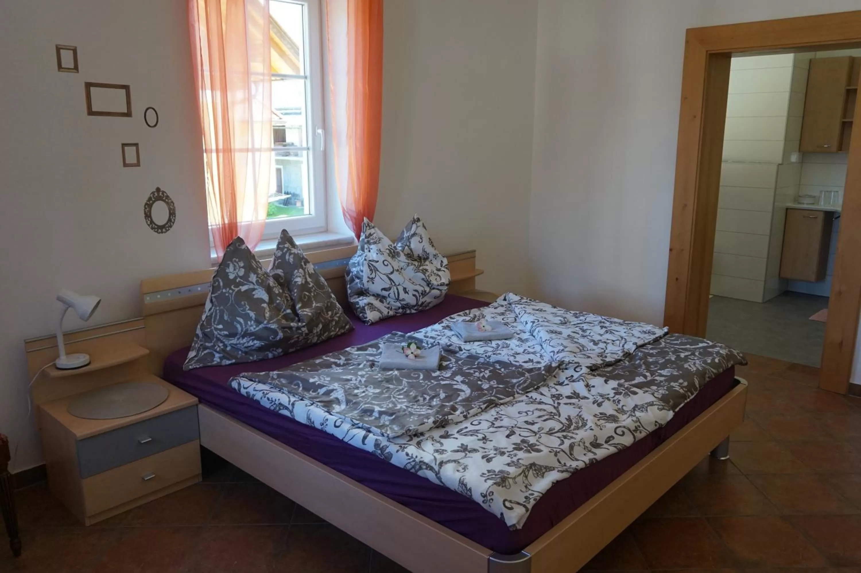 Bedroom, Bed in Gasthaus zum Fuchs - Familie Andrä