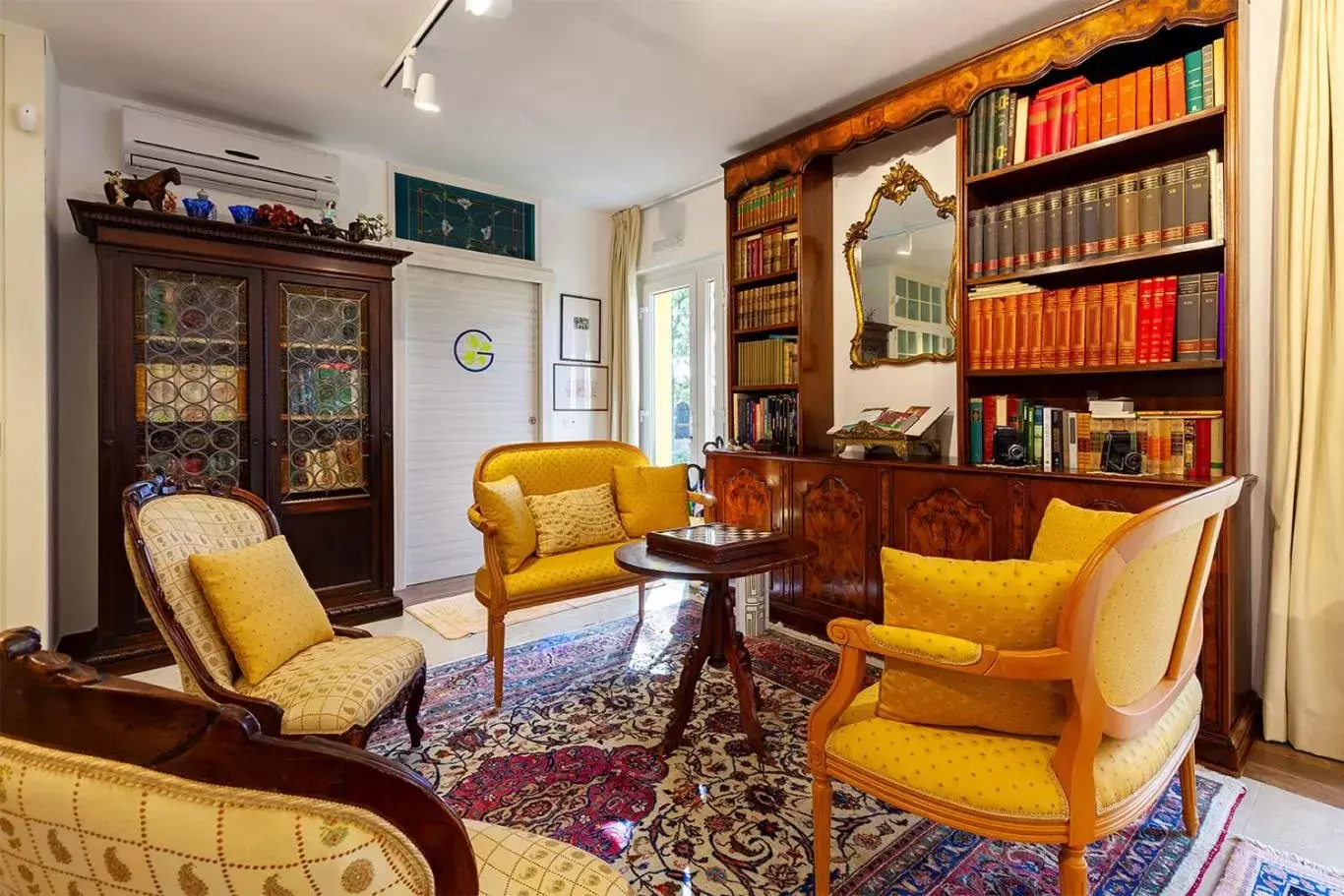 Library, Seating Area in Le Ginestre