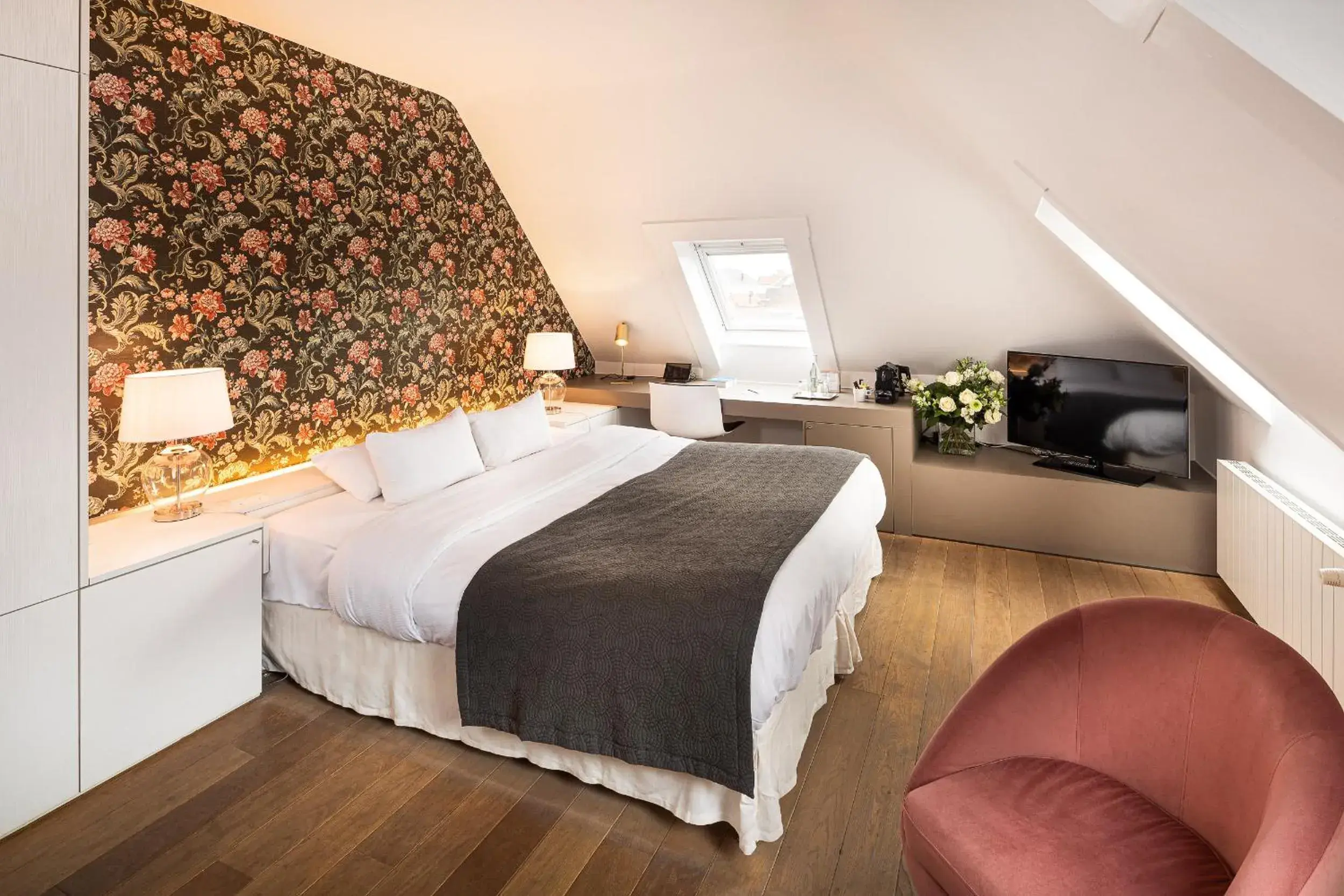 Bedroom in De Tuilerieen - Small Luxury Hotels of the World