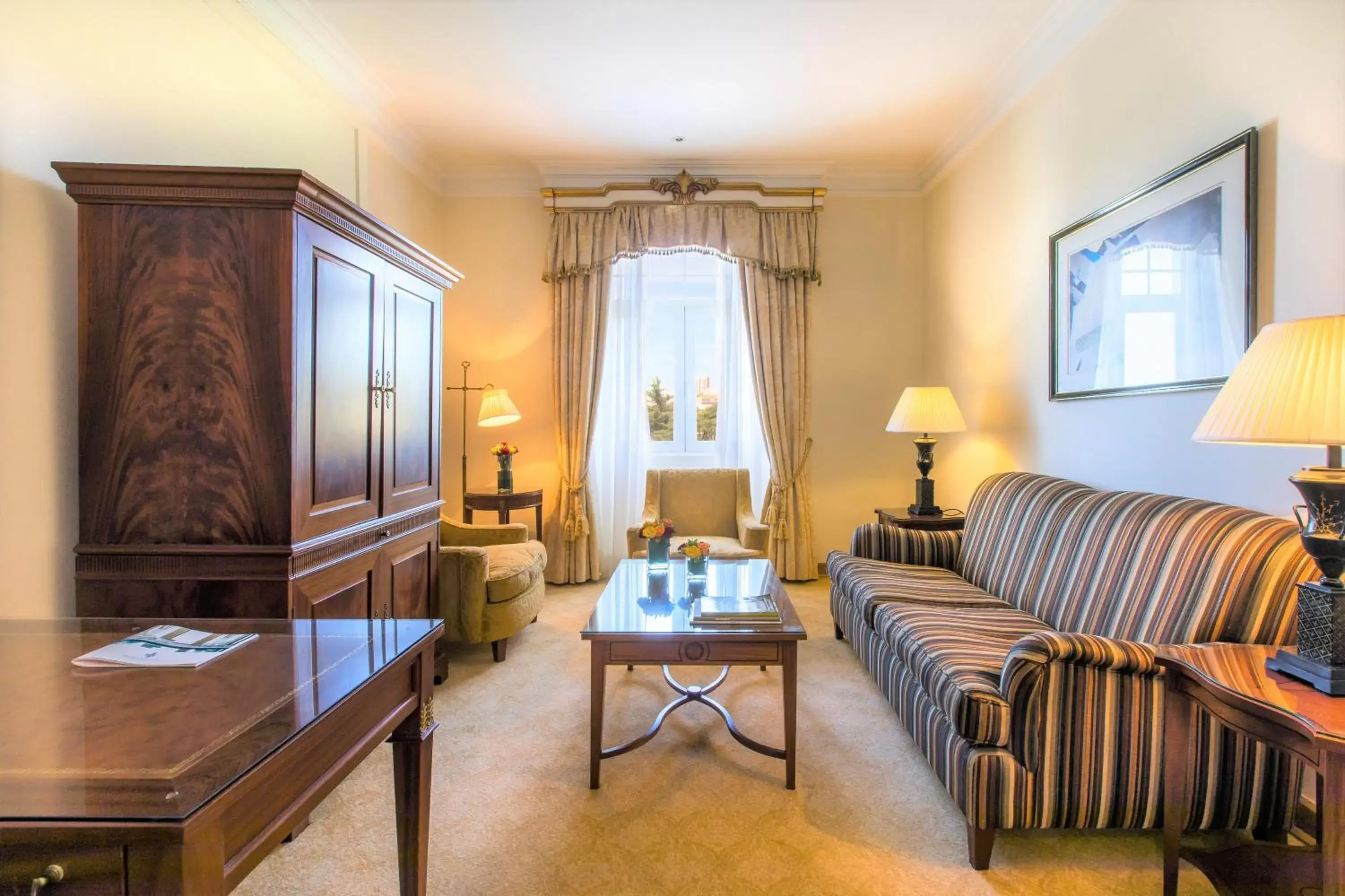 Bedroom, Seating Area in Palácio Estoril Hotel, Golf & Wellness