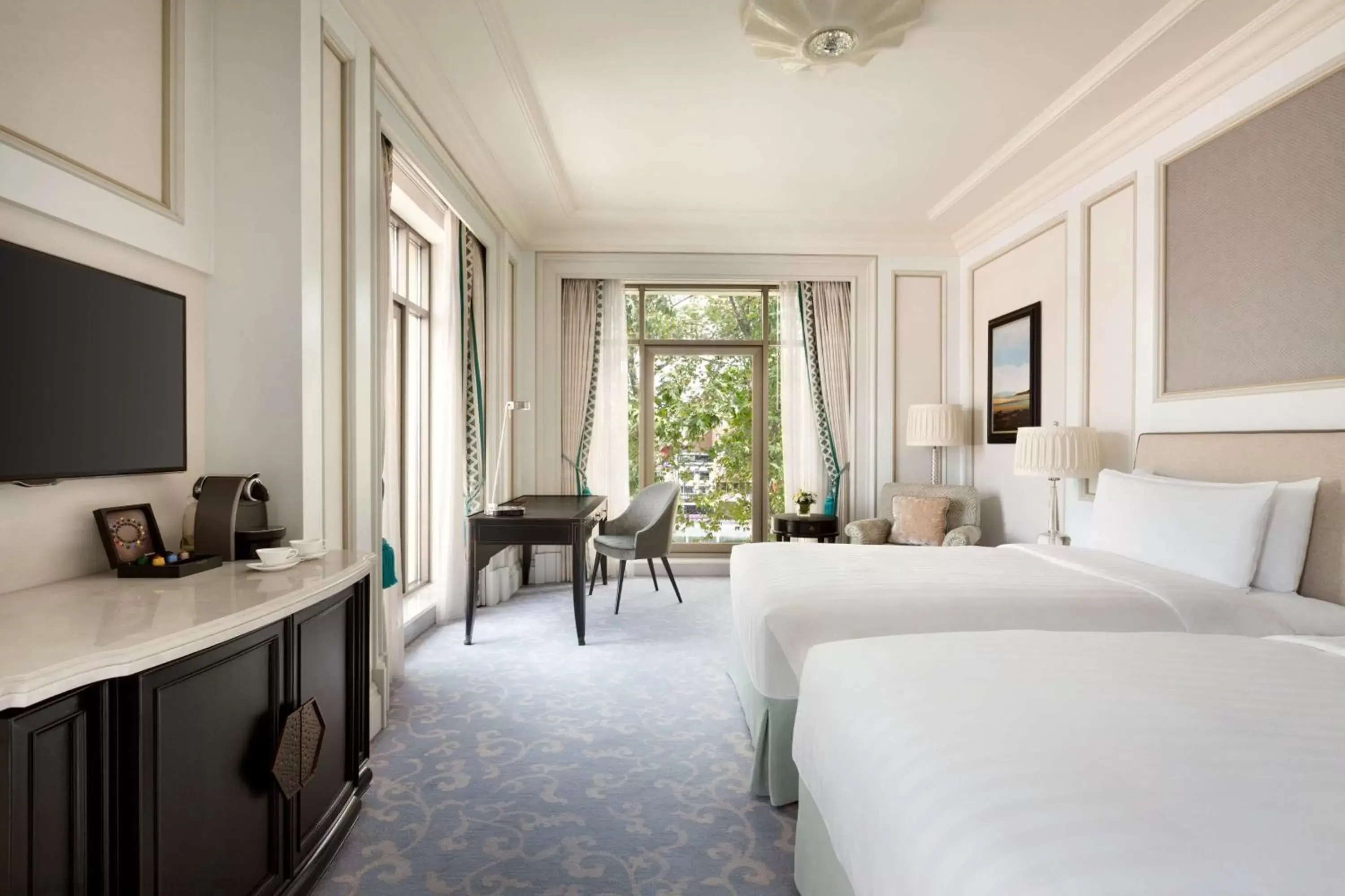 Photo of the whole room, Bed in Shangri-La Bosphorus, Istanbul Photo of the whole room, Bed in Shangri-La Bosphorus, Istanbul