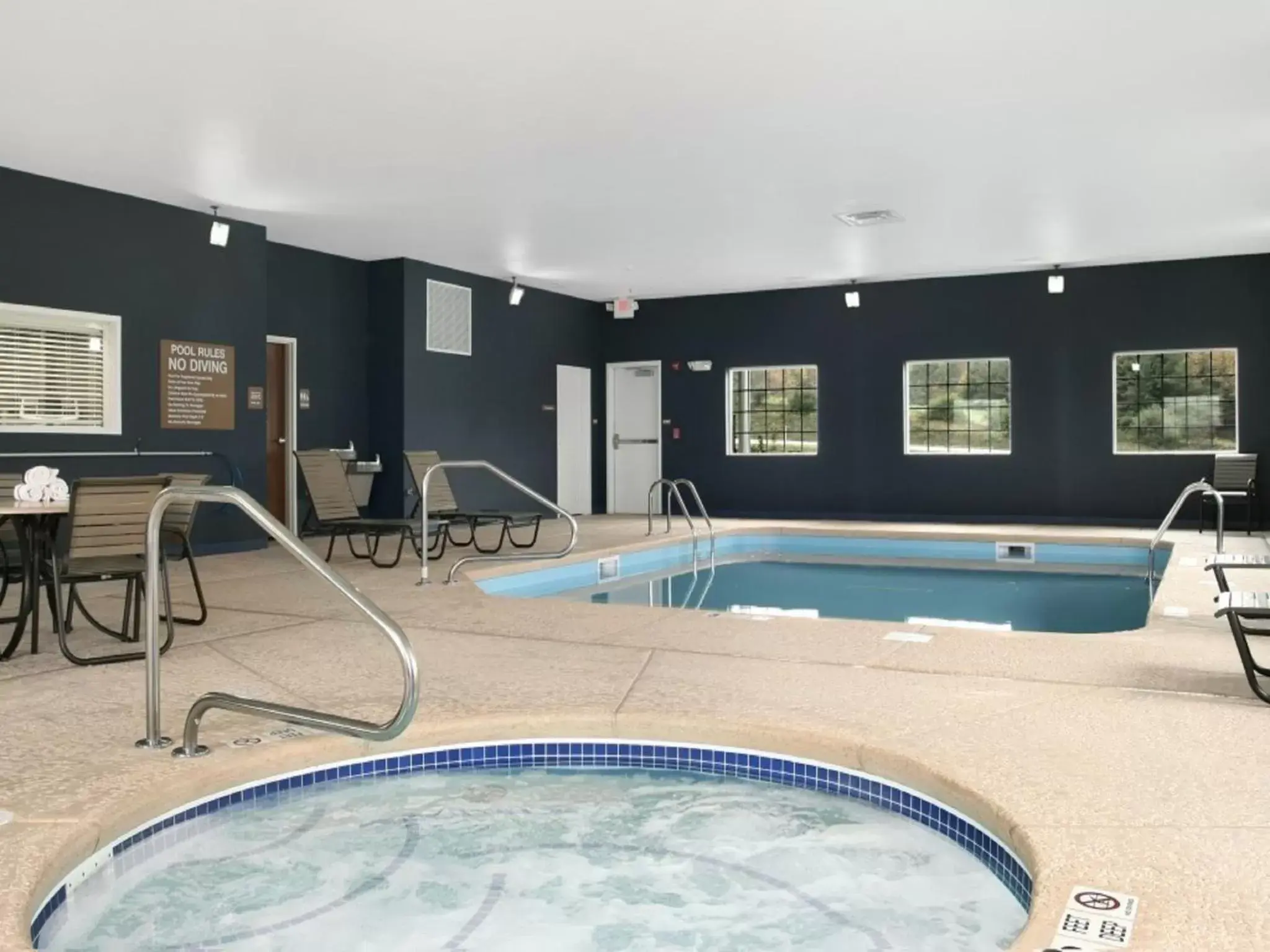 Hot Tub, Swimming Pool in Microtel Inn & Suites Mansfield PA