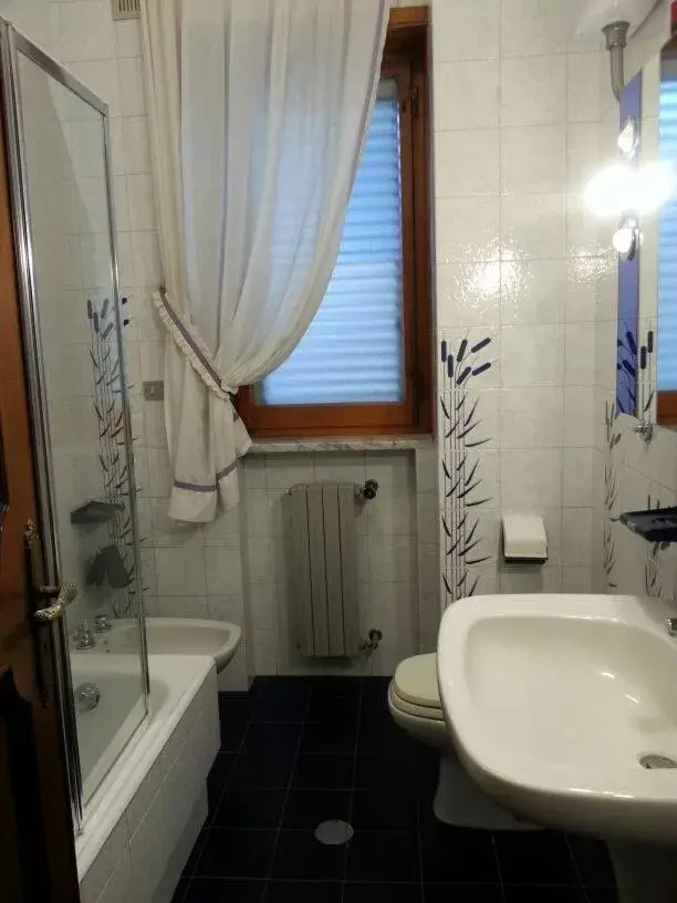 Bathroom in La Casetta di Nives