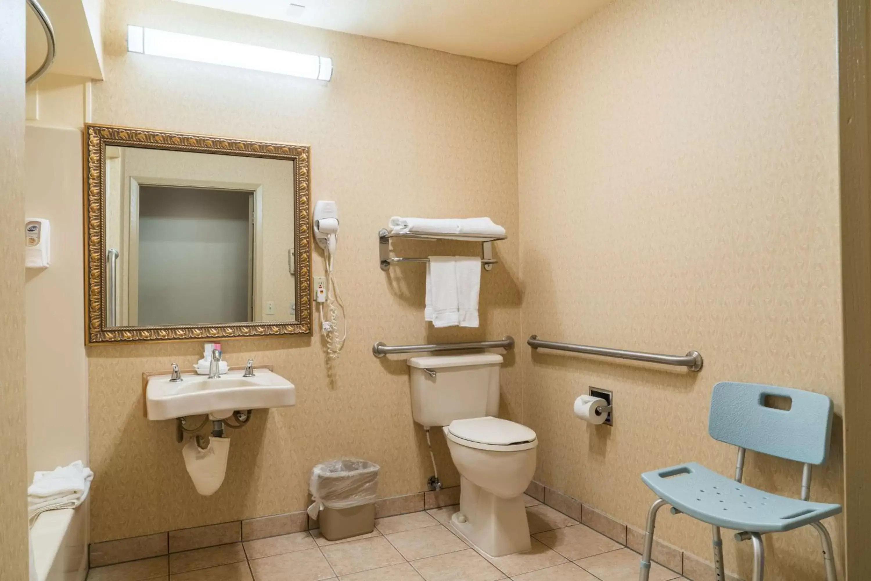 Photo of the whole room, Bathroom in Best Western Inn & Suites